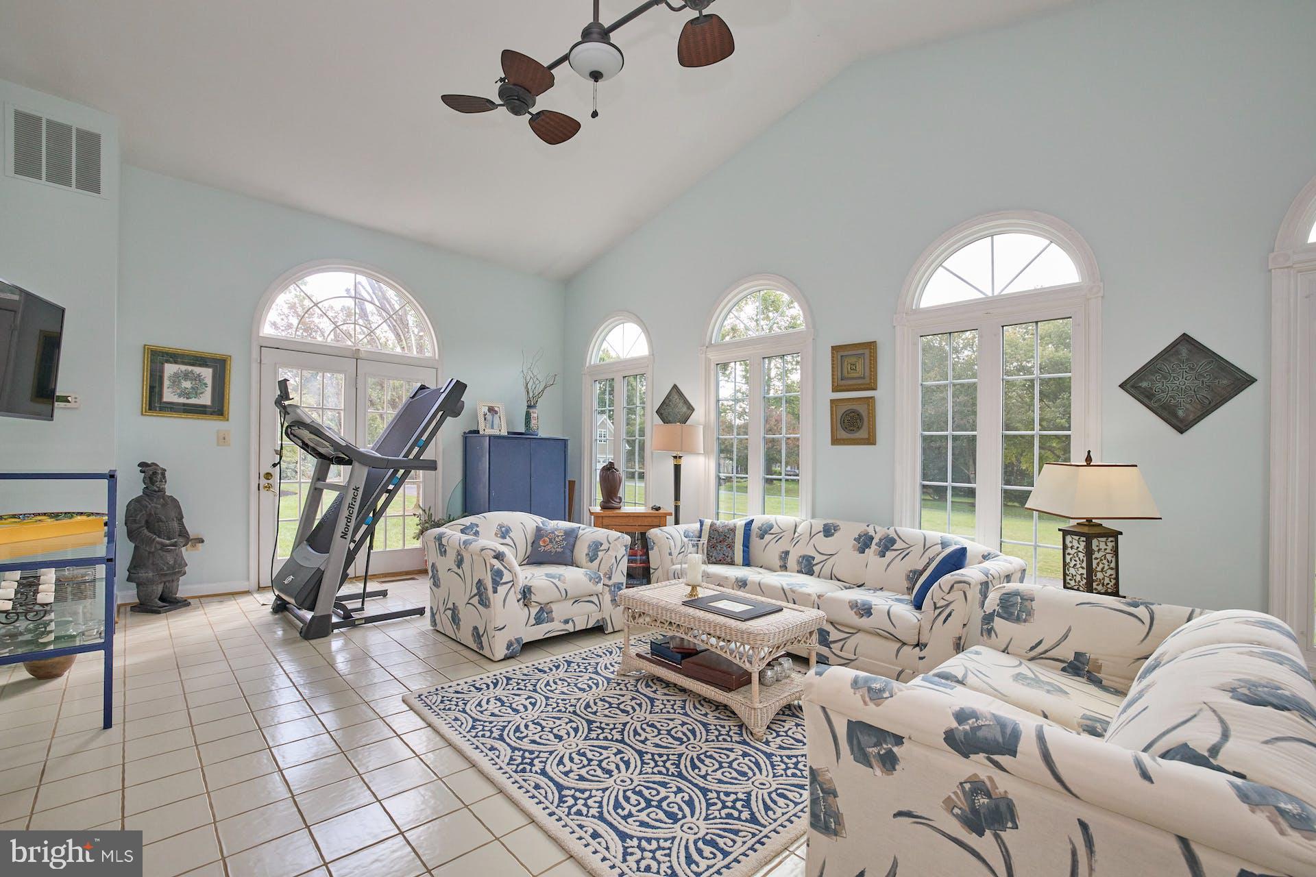 FAIRFAX HUNT - Residential