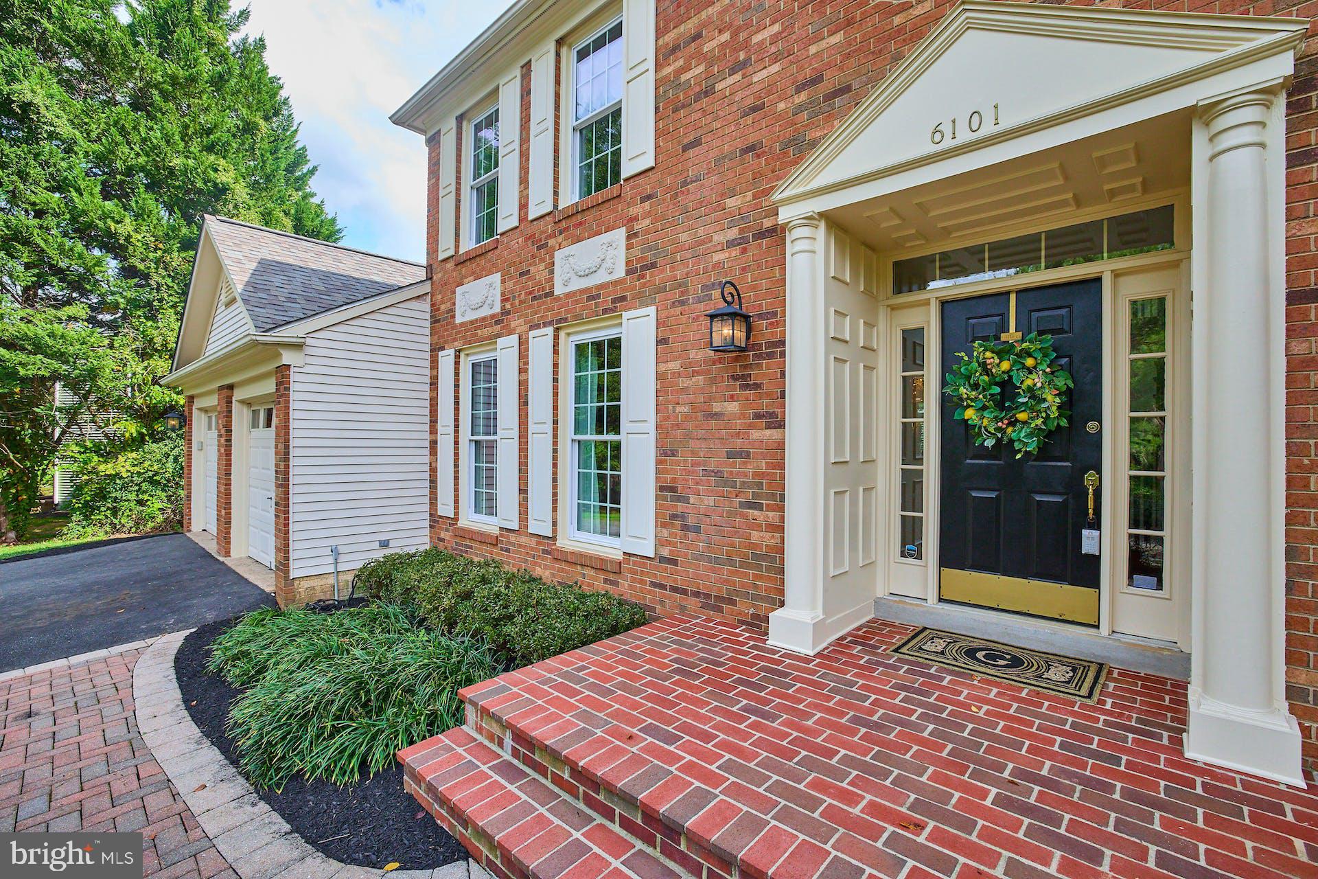 FAIRFAX HUNT - Residential