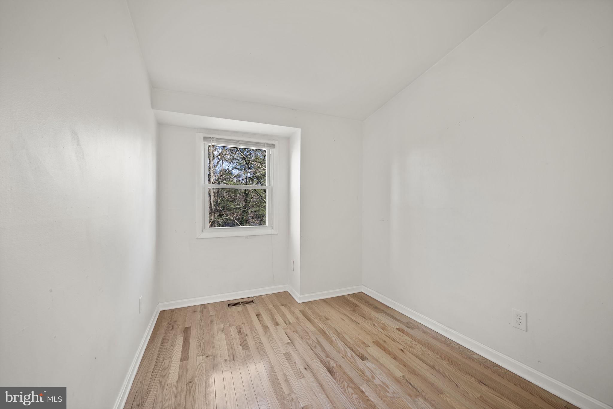 LONGFELLOW - Residential Lease