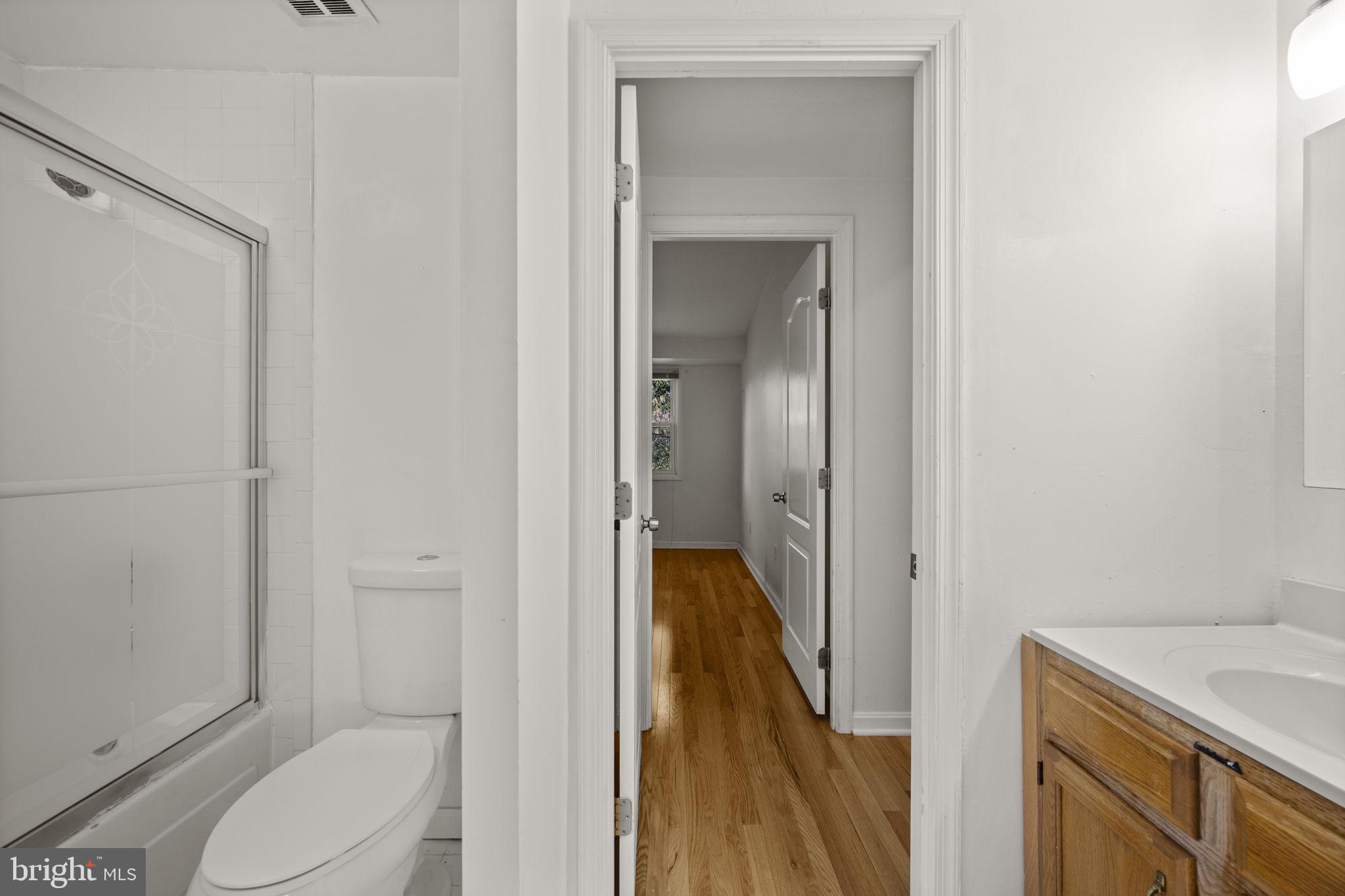 LONGFELLOW - Residential Lease