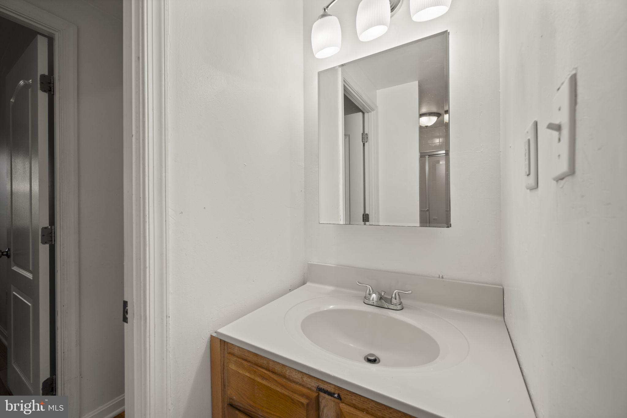 LONGFELLOW - Residential Lease