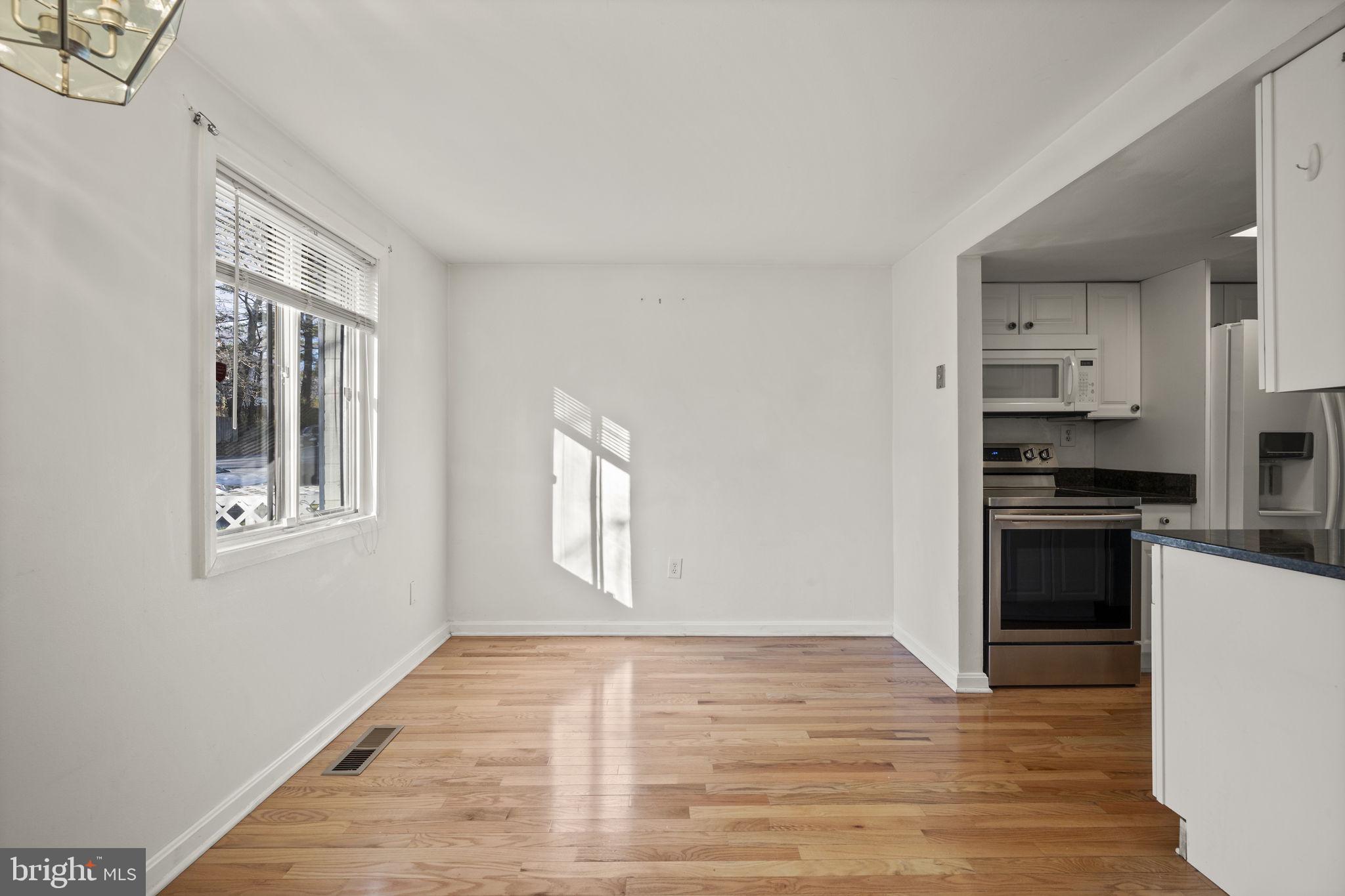 LONGFELLOW - Residential Lease