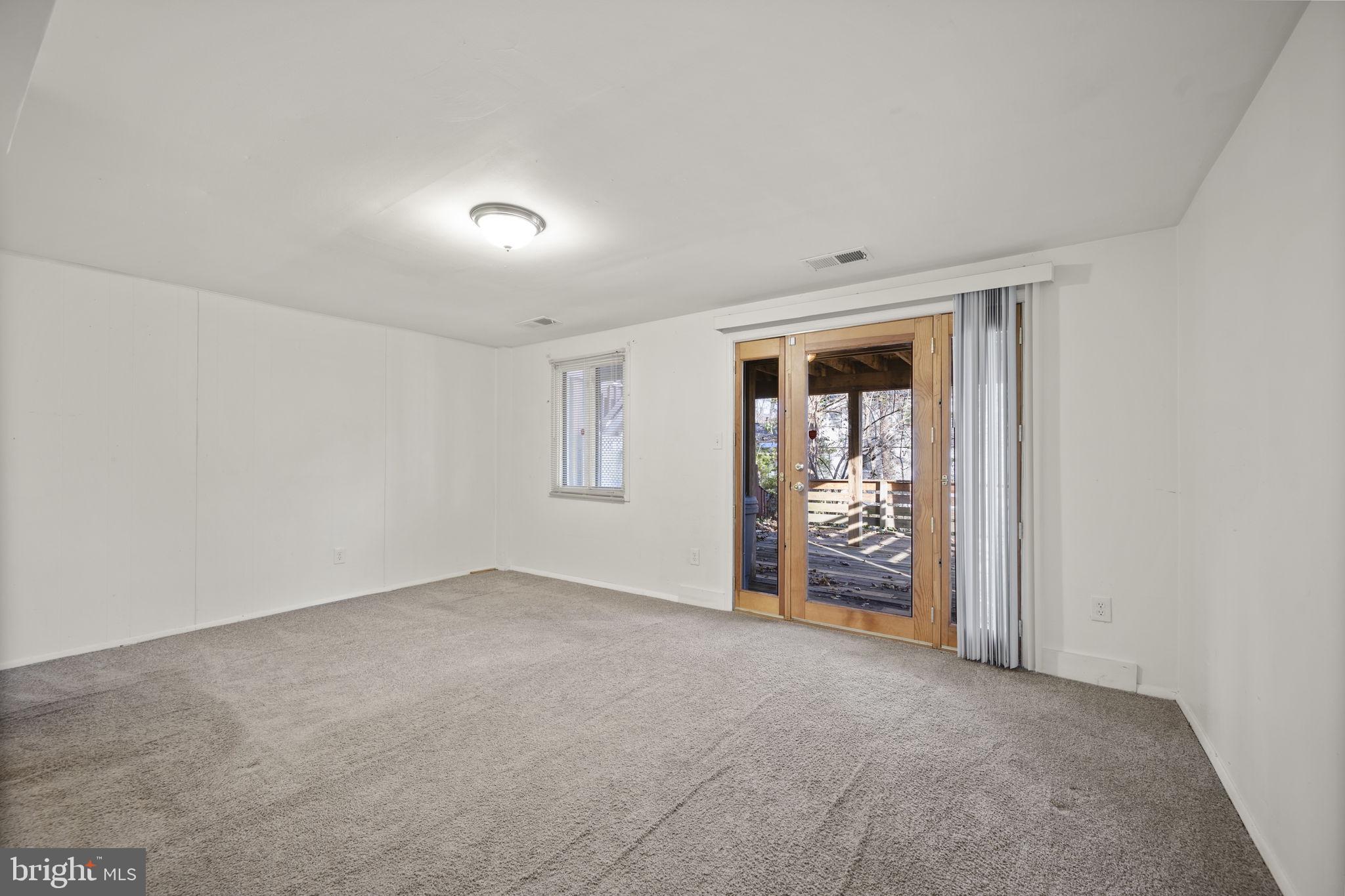 LONGFELLOW - Residential Lease