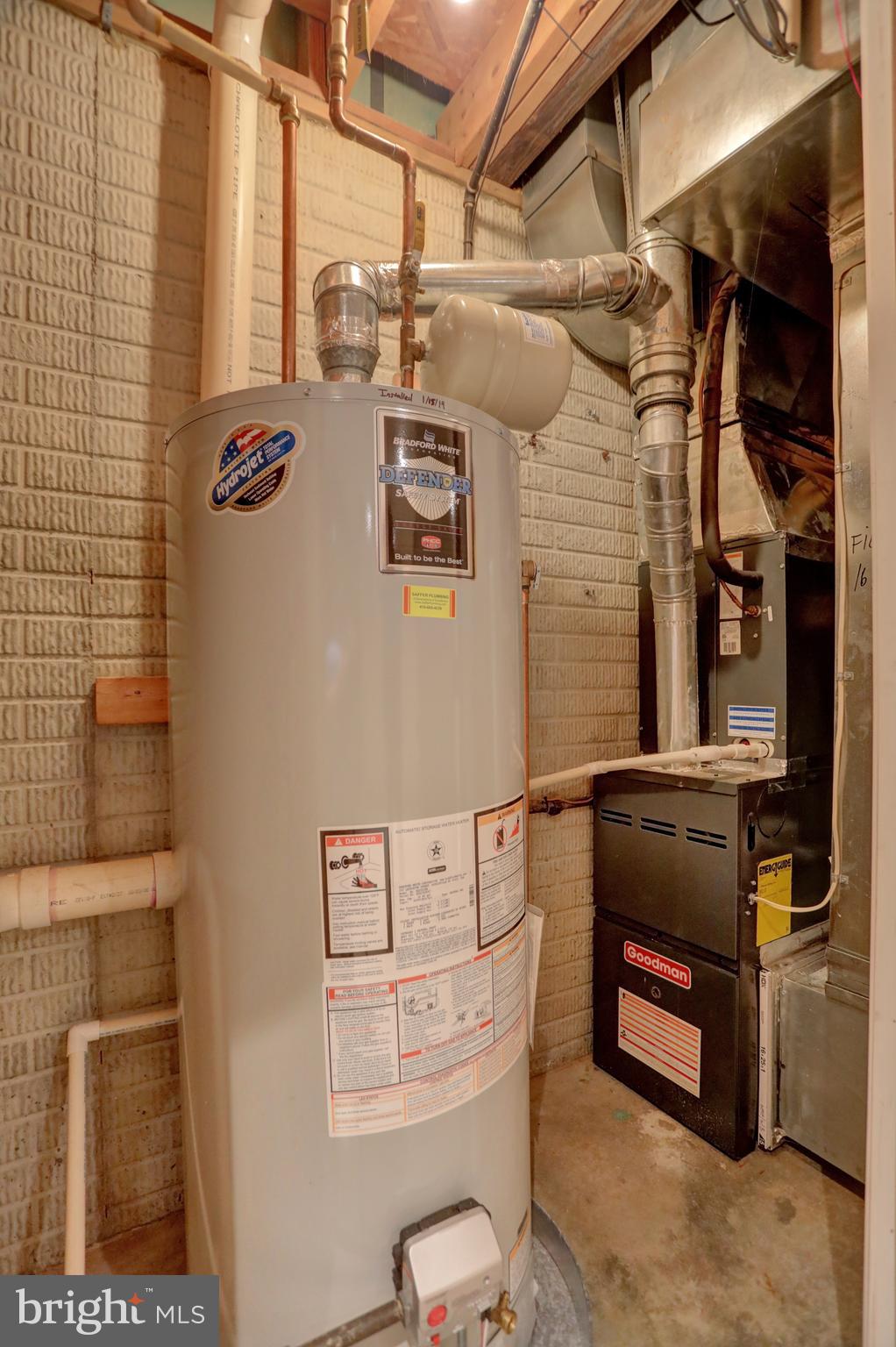 OAKHURST - Residential Lease