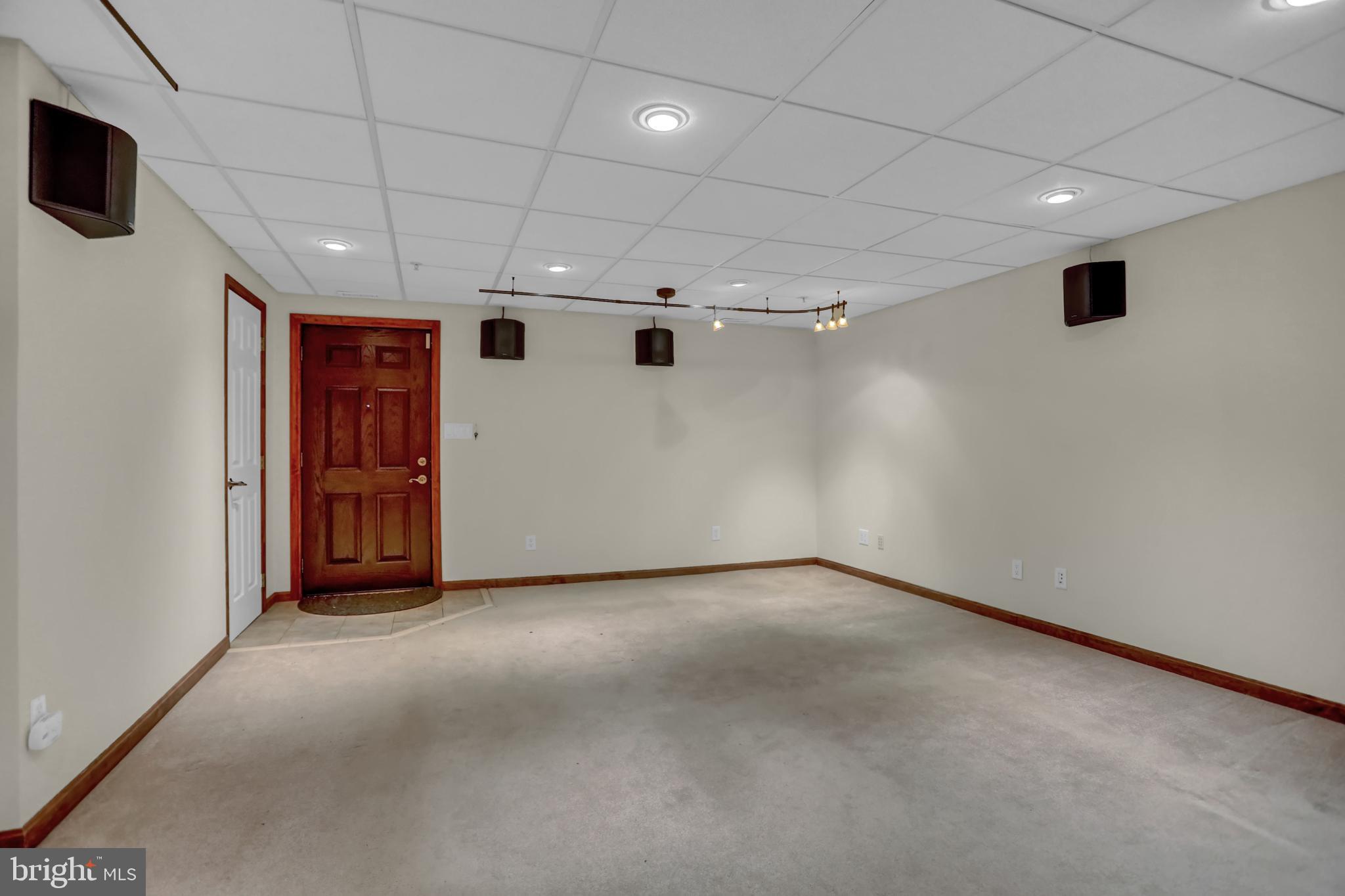 OAKHURST - Residential Lease