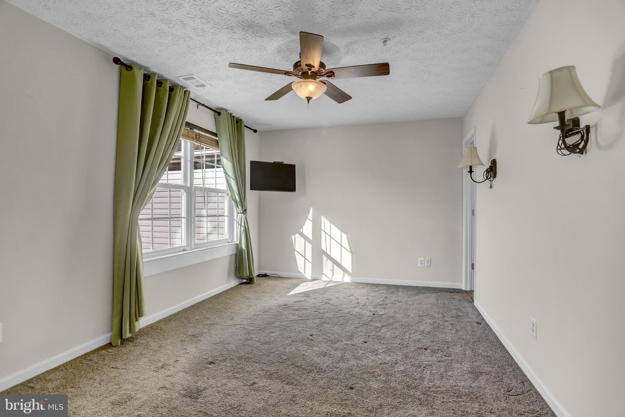 OAKHURST - Residential Lease