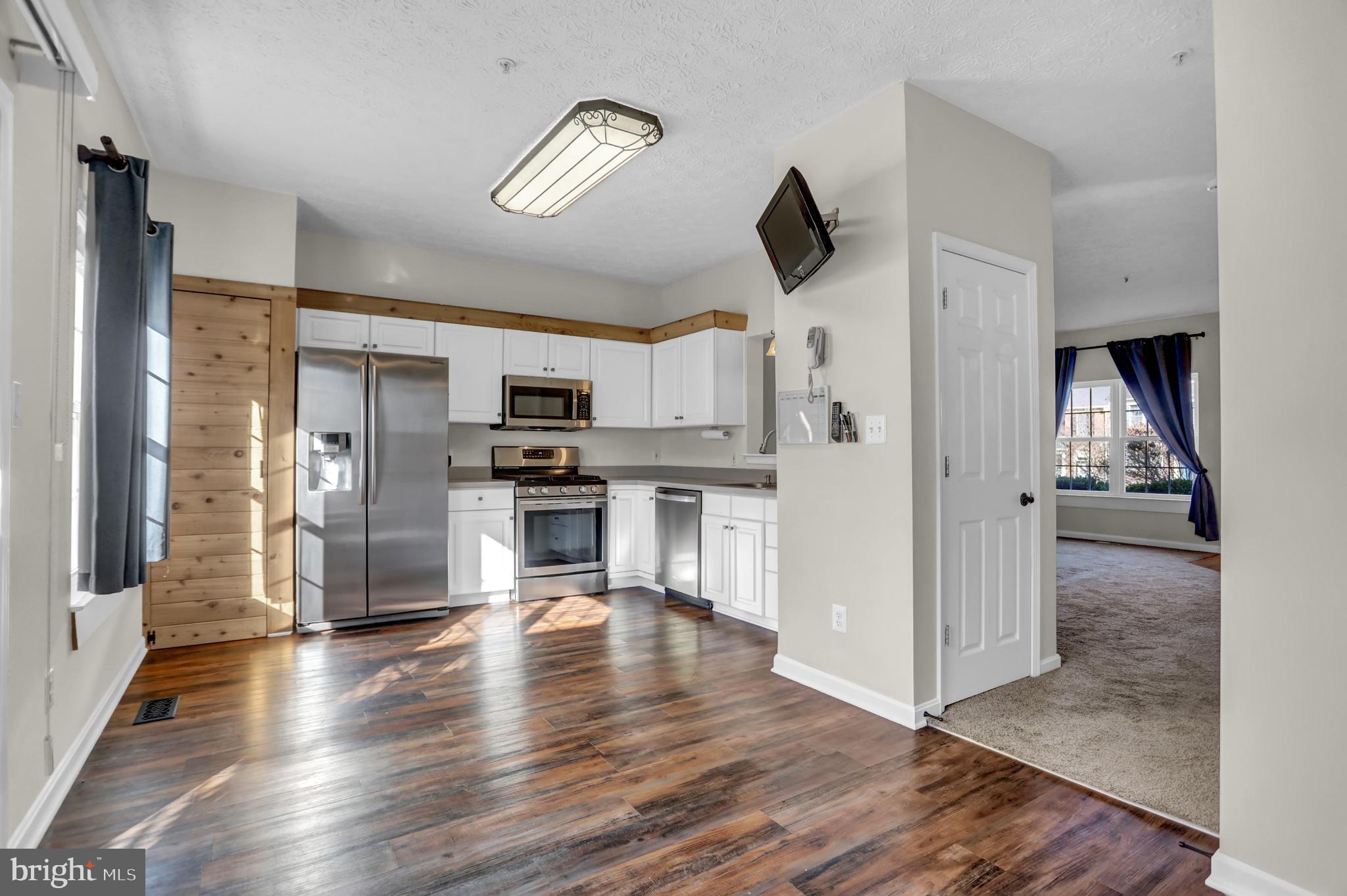 OAKHURST - Residential Lease