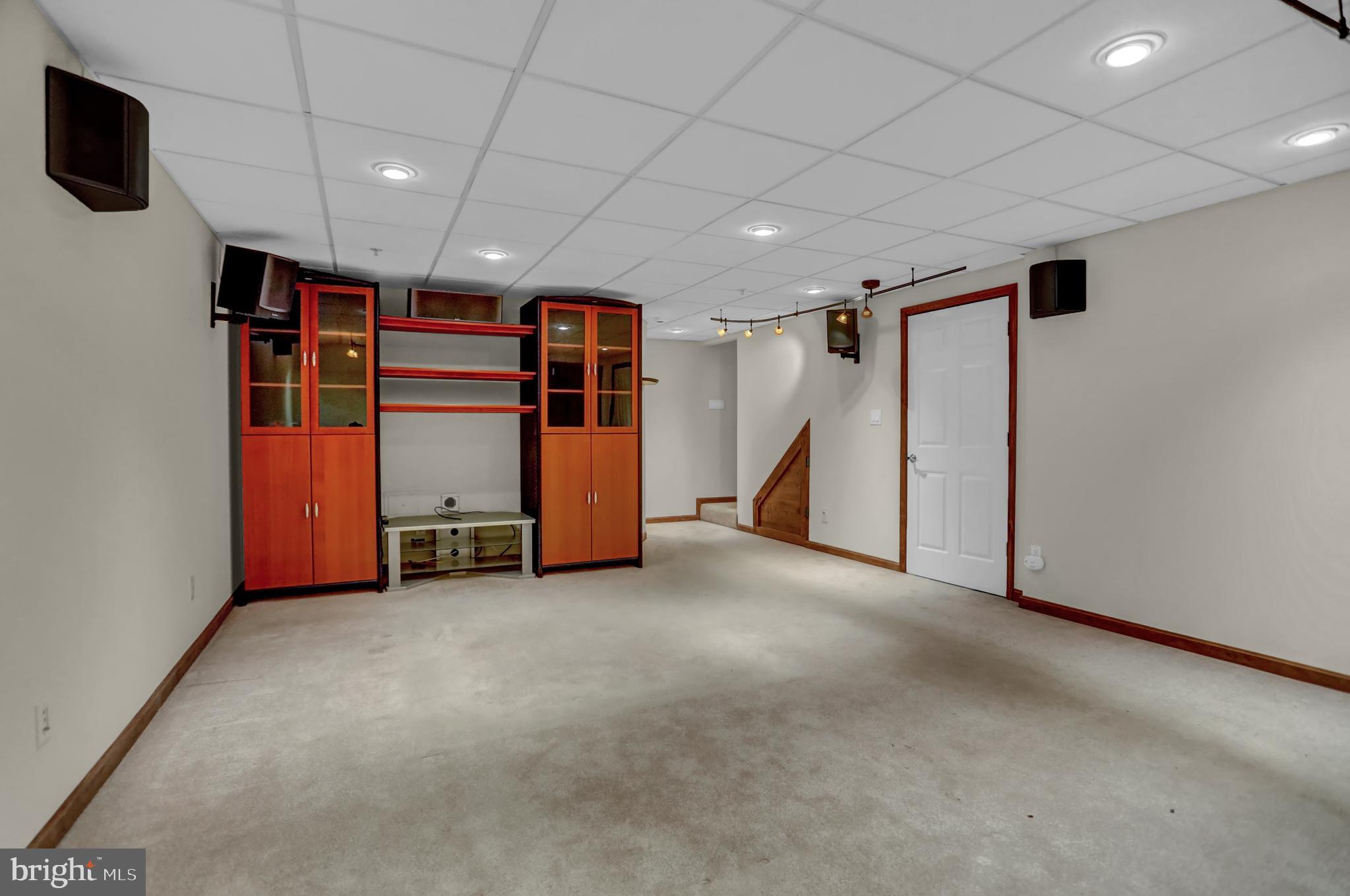 OAKHURST - Residential Lease