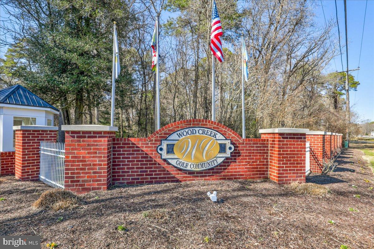 WOOD CREEK GOLF COMM - Residential
