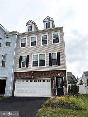 10589 HINTON WAY, MANASSAS, VA 20112 - Image d103b338dbb6ddcac9dddfe85b82fc4c/1782295075