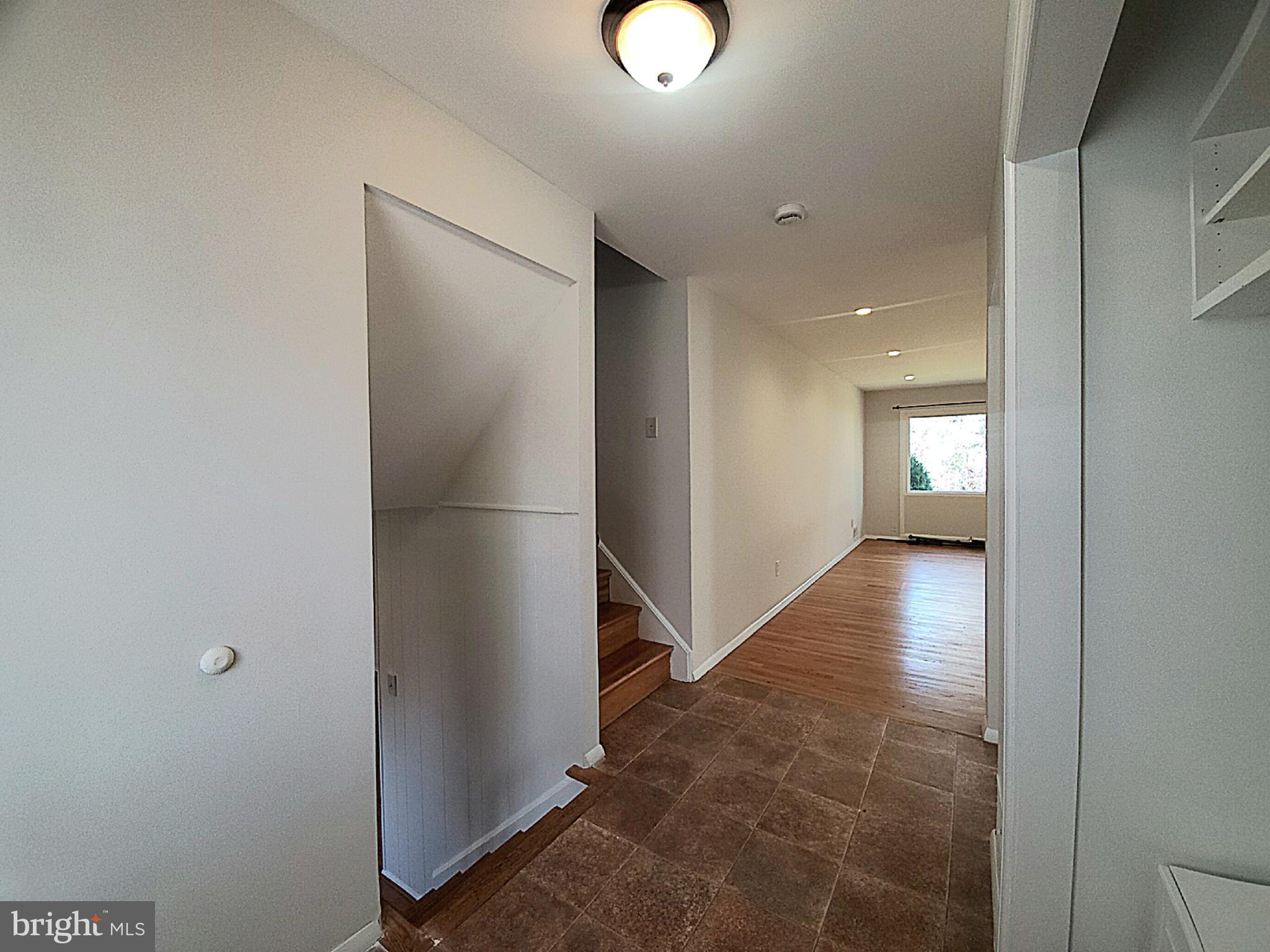 702 W EDMONSTON DRIVE