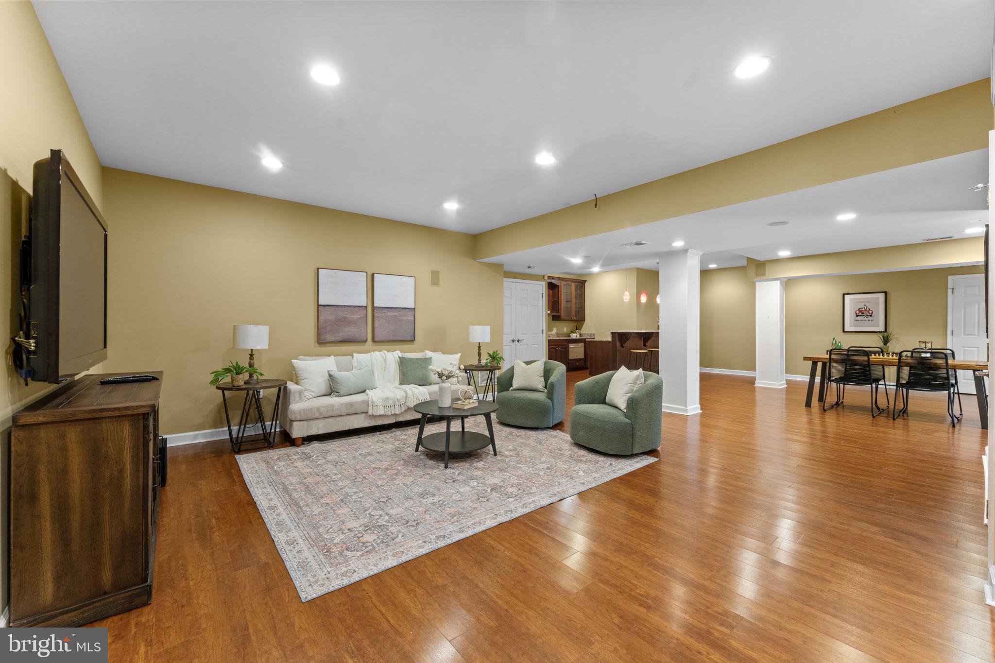 SPRING MEADOWS - Residential