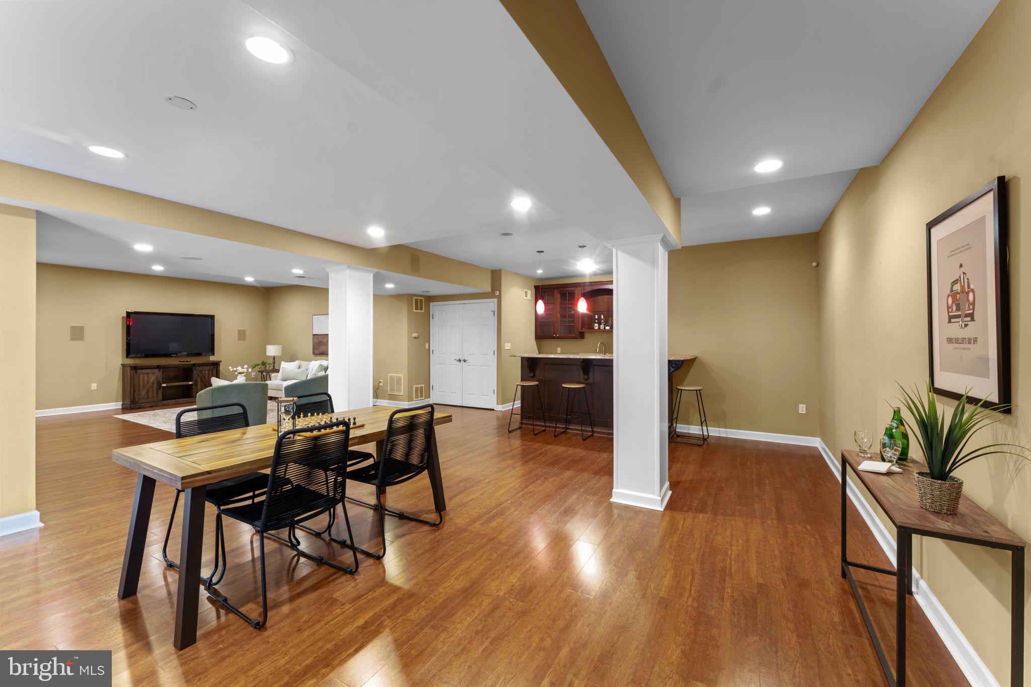 SPRING MEADOWS - Residential