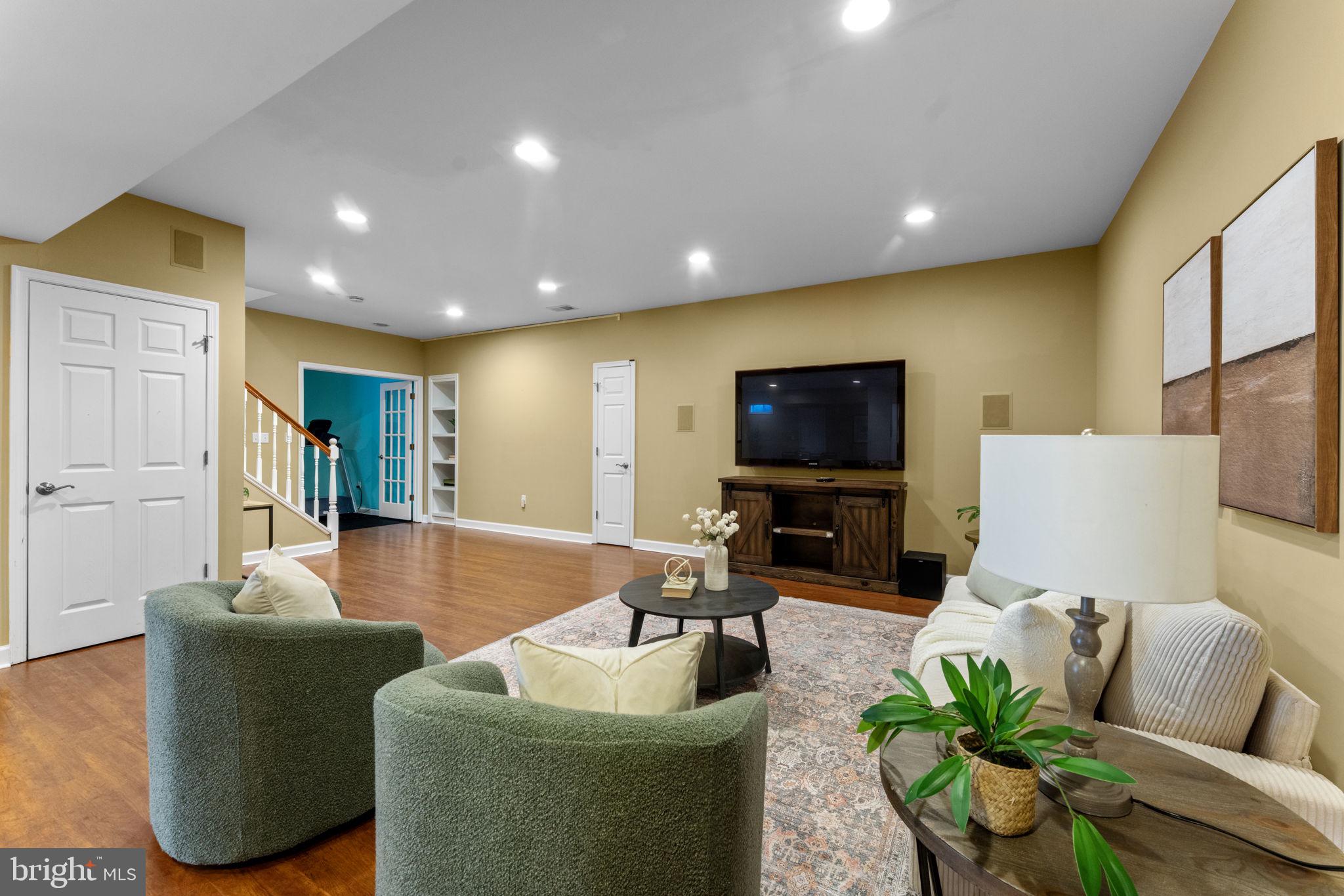 SPRING MEADOWS - Residential