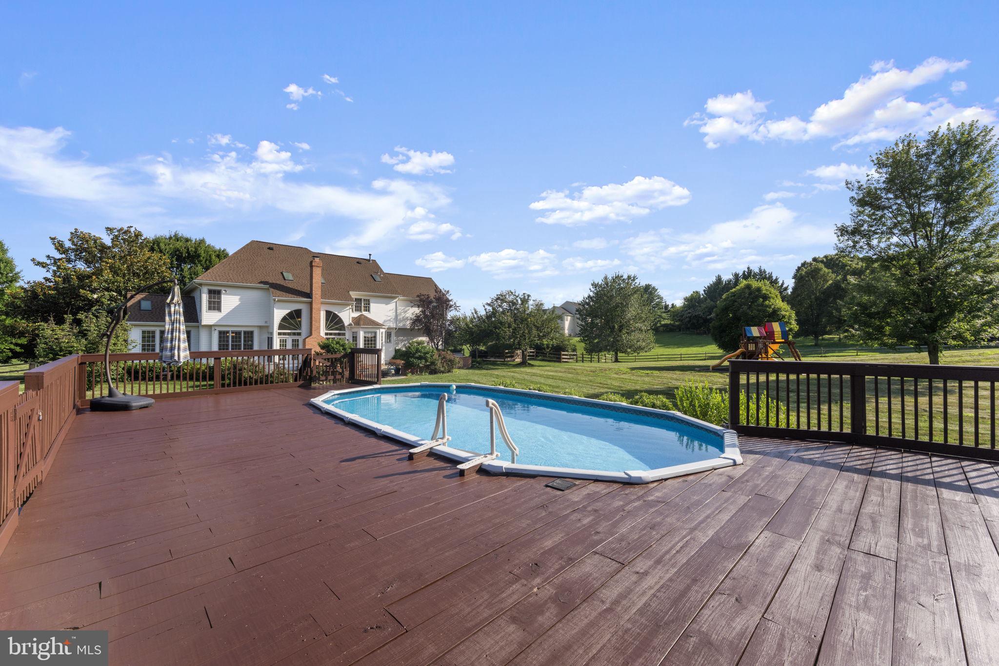 SPRING MEADOWS - Residential