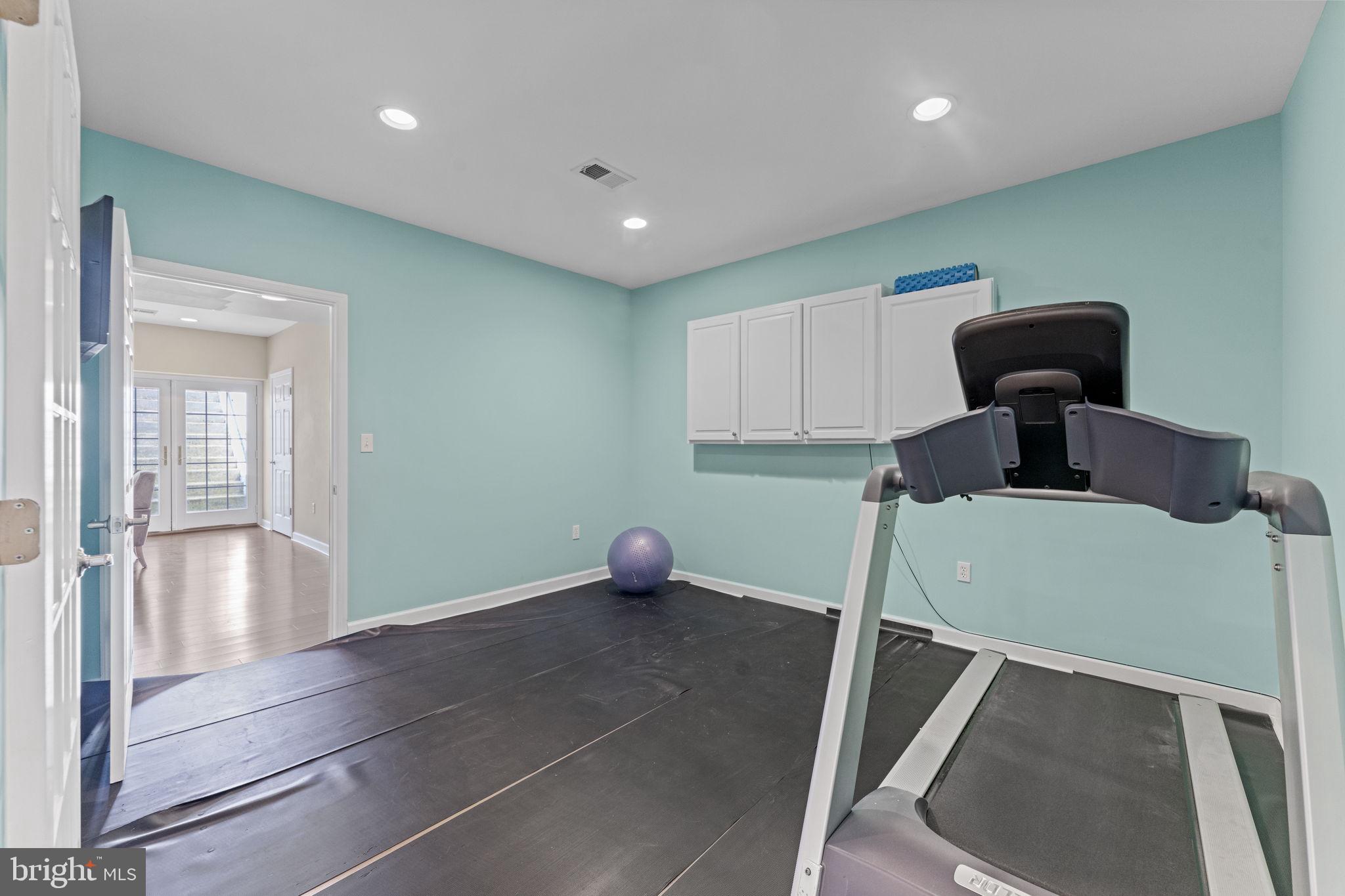 SPRING MEADOWS - Residential