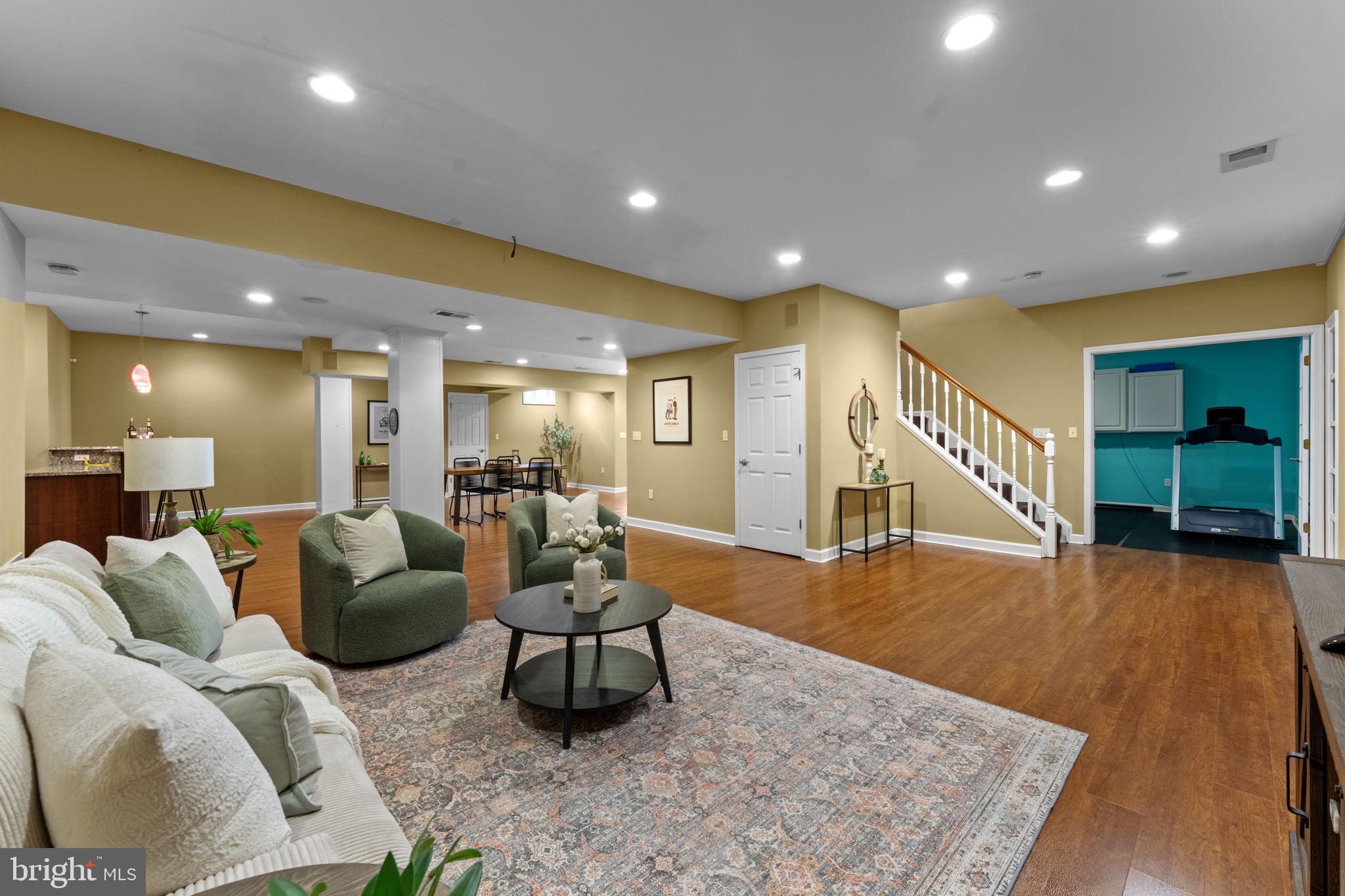 SPRING MEADOWS - Residential