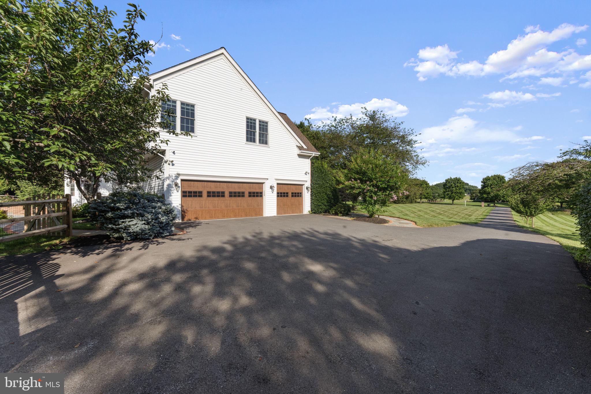 SPRING MEADOWS - Residential