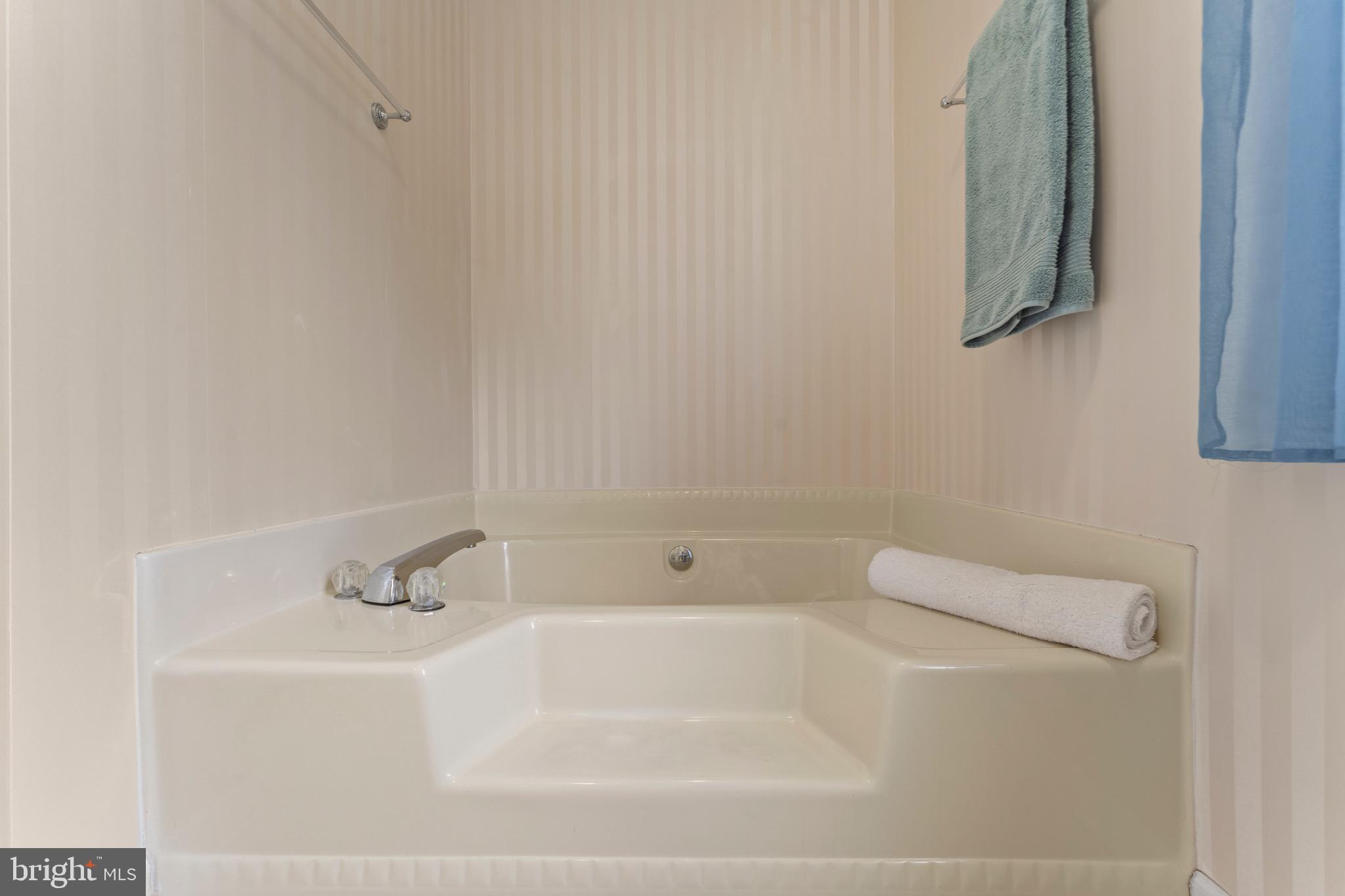 SCHULZ HOMES CORP - Residential