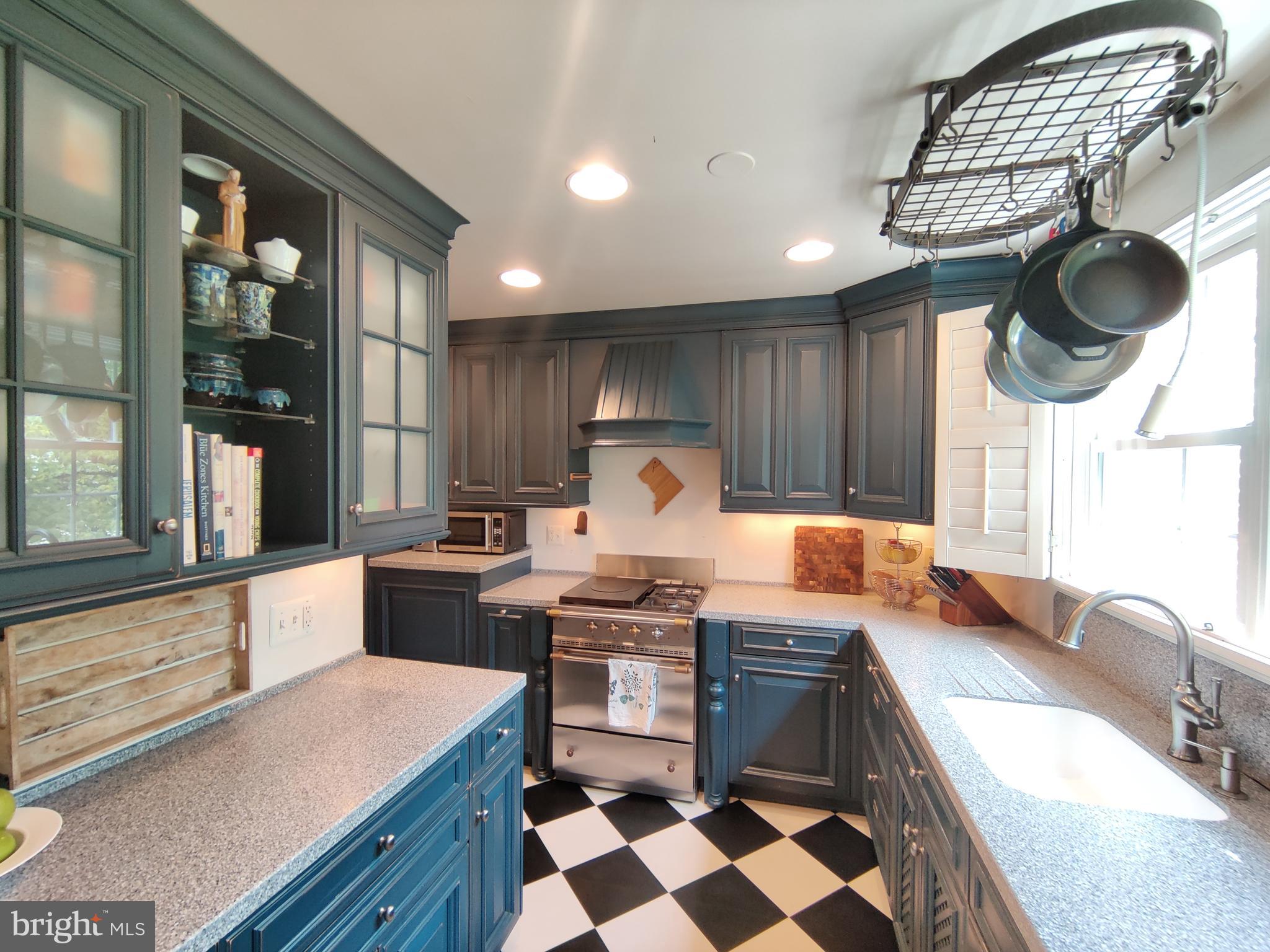 OLDE BELHAVEN TOWNE - Residential Lease