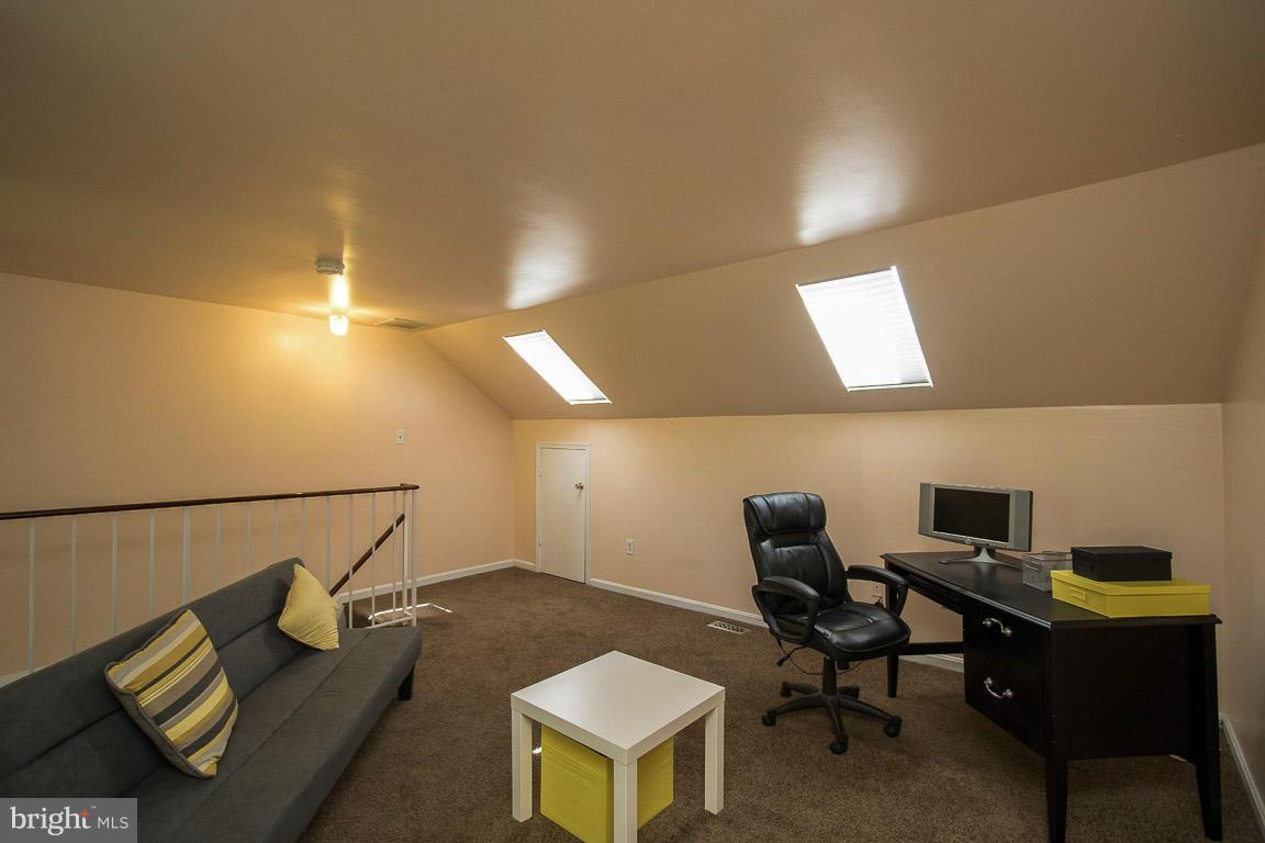 LAUREL LAKES PLAT 2 - Residential