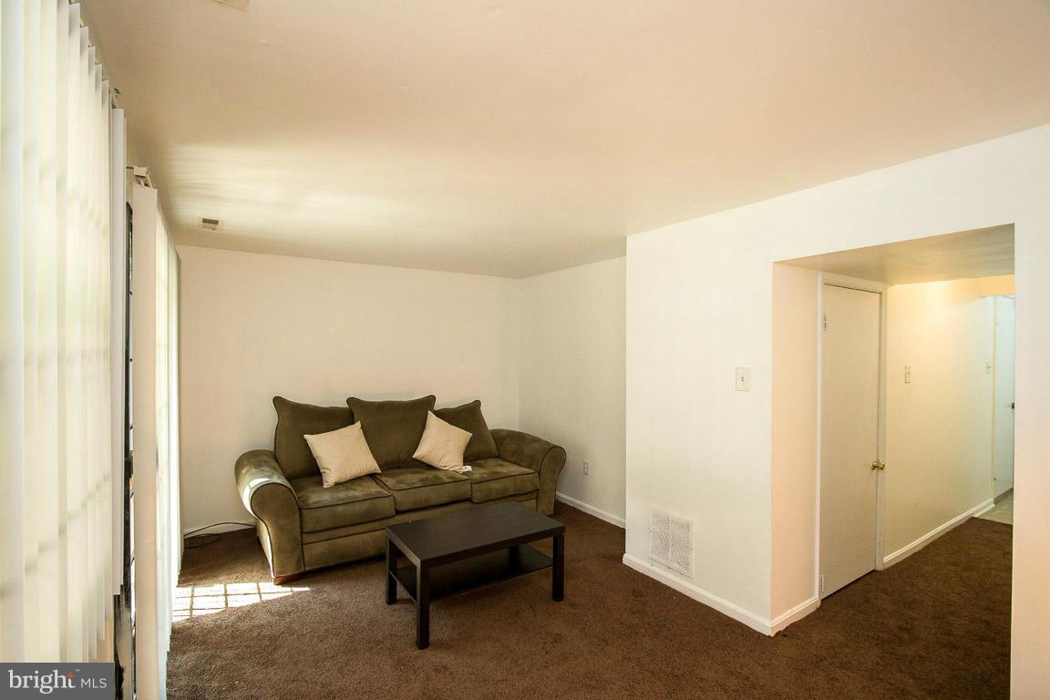 LAUREL LAKES PLAT 2 - Residential