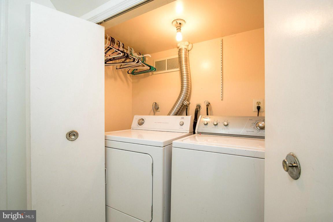 LAUREL LAKES PLAT 2 - Residential