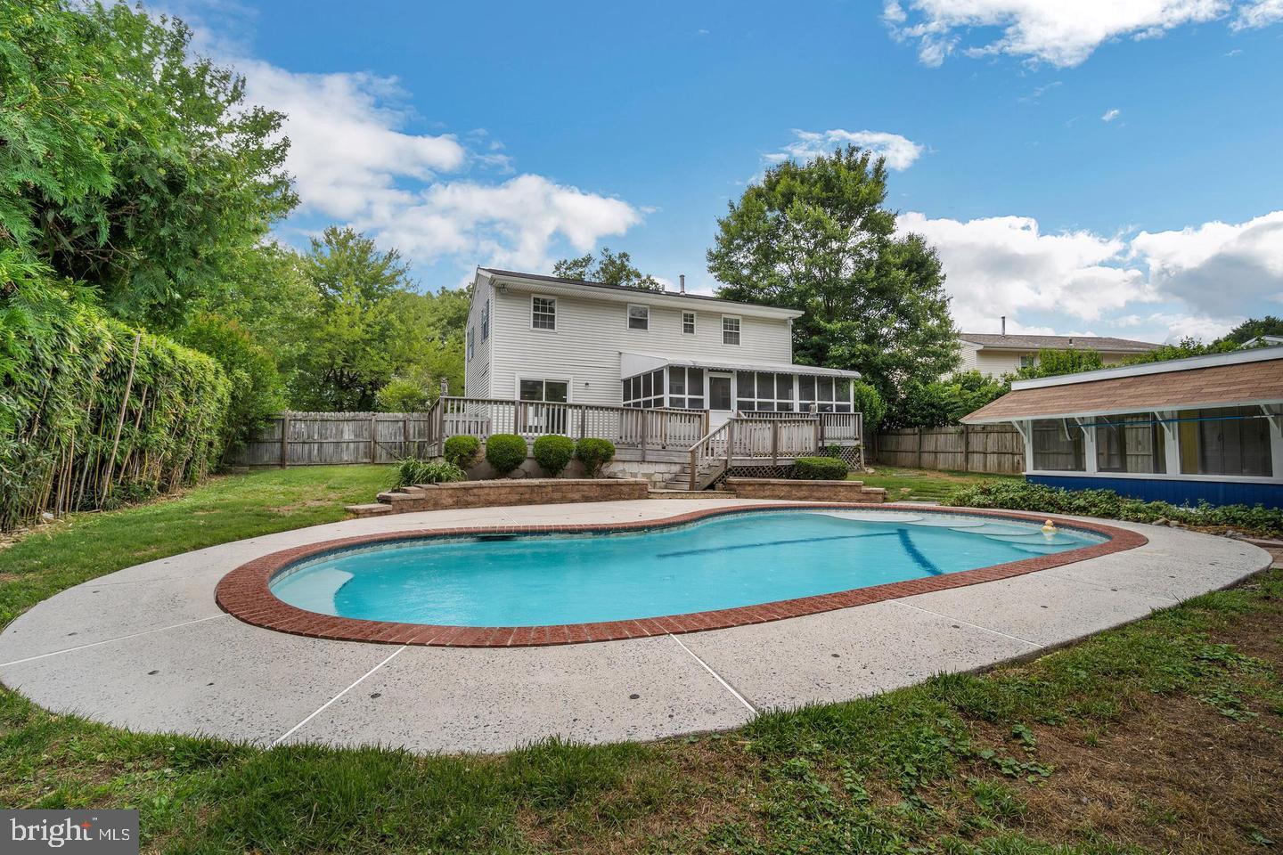 WILLOWBROOK - Residential