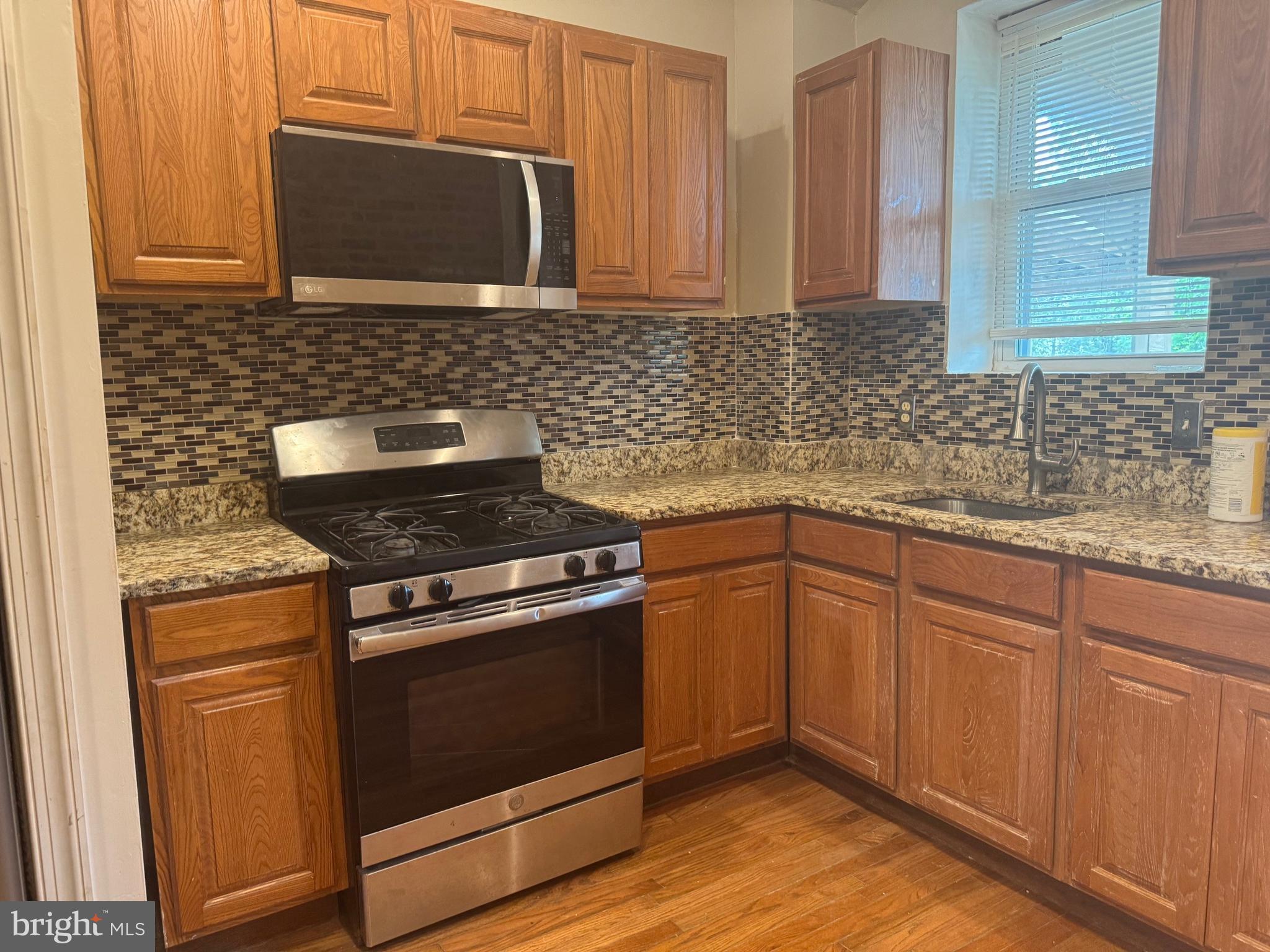 MIDTOWN EDMONDSON - Residential Lease
