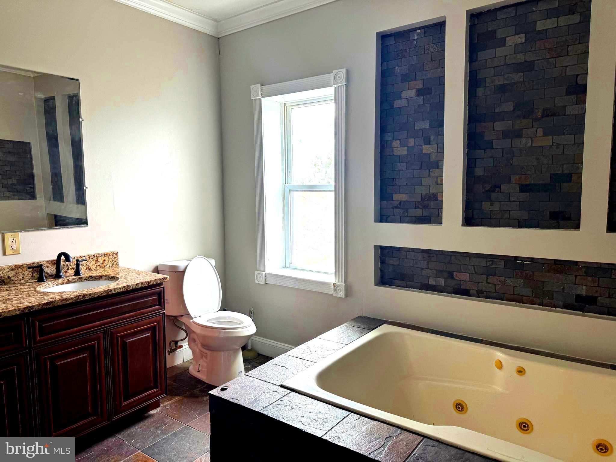 MIDTOWN EDMONDSON - Residential Lease