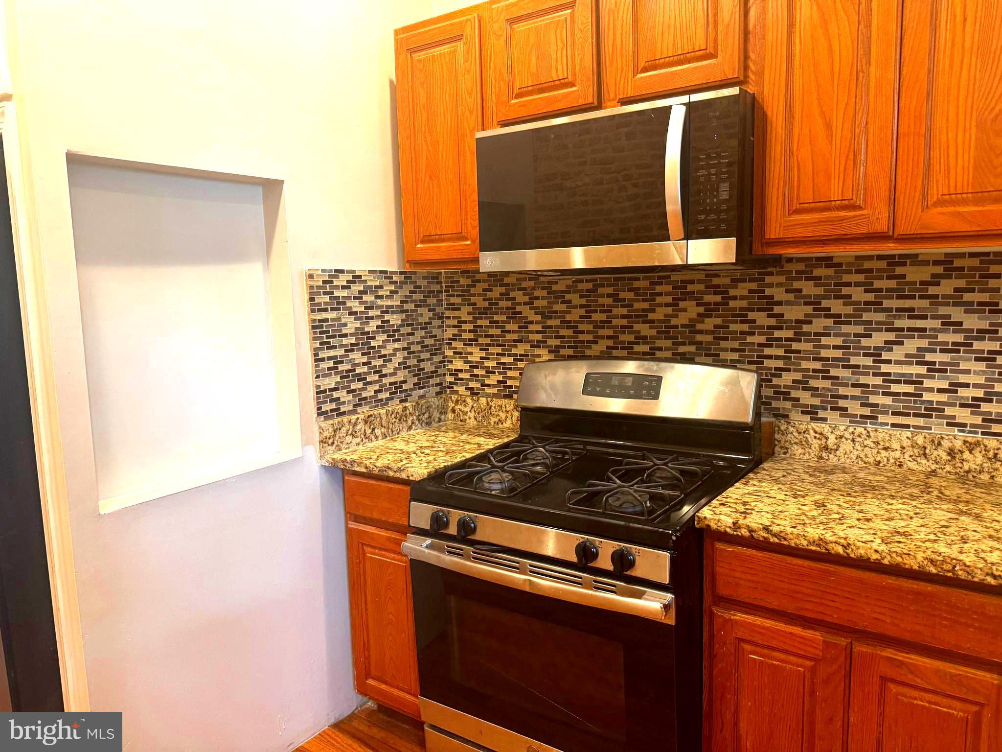 MIDTOWN EDMONDSON - Residential Lease