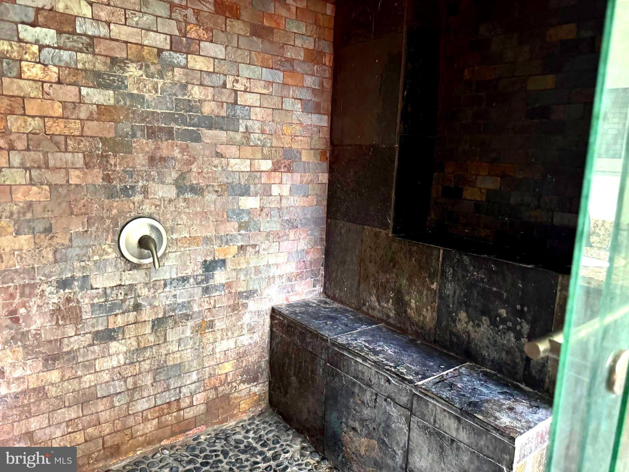 MIDTOWN EDMONDSON - Residential Lease