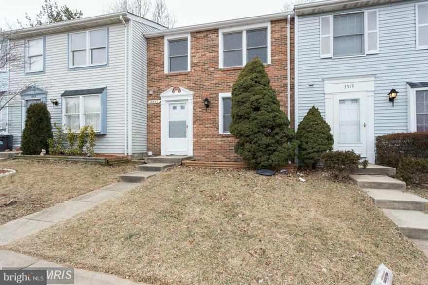Gorgeous & completely remodeled in 2015!  Stunning kitchen with granite counters, ss appliances, lovely hardwoods. Separate dining room, huge master suite, walk-in closet, beautiful bath. New carpet, new paint & lighting. Finished walk-out basement w/ full bath and fireplace. Backyard deck. Just 2 mi to Potomac Mills and 3 mi to I-95. Best value in Woodbridge!