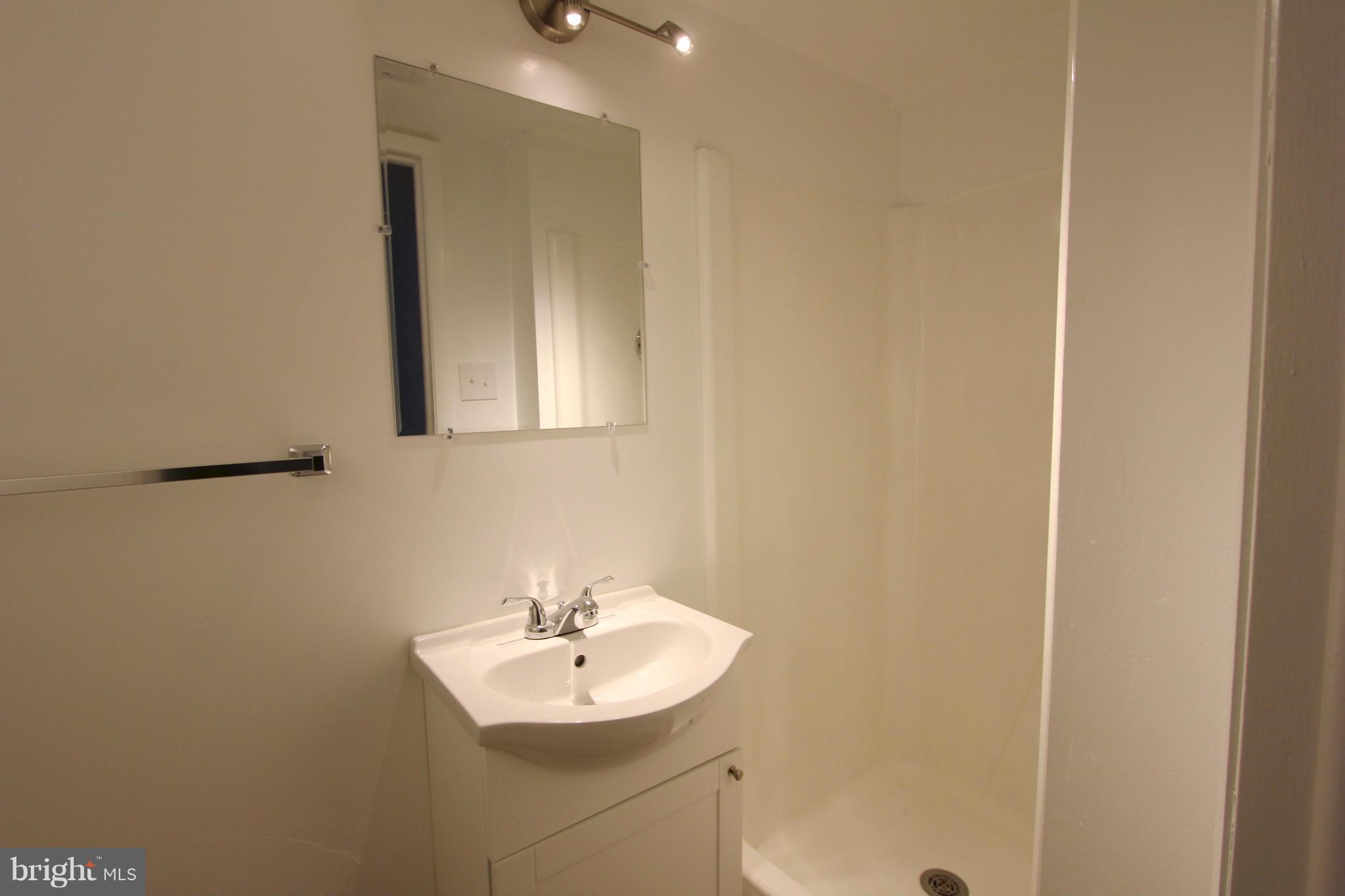 ROLLINGWOOD VILLAGE - Residential Lease