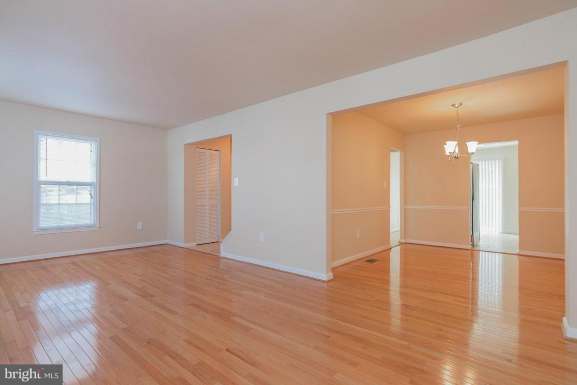 SHADY GROVE VILLAGE - Residential