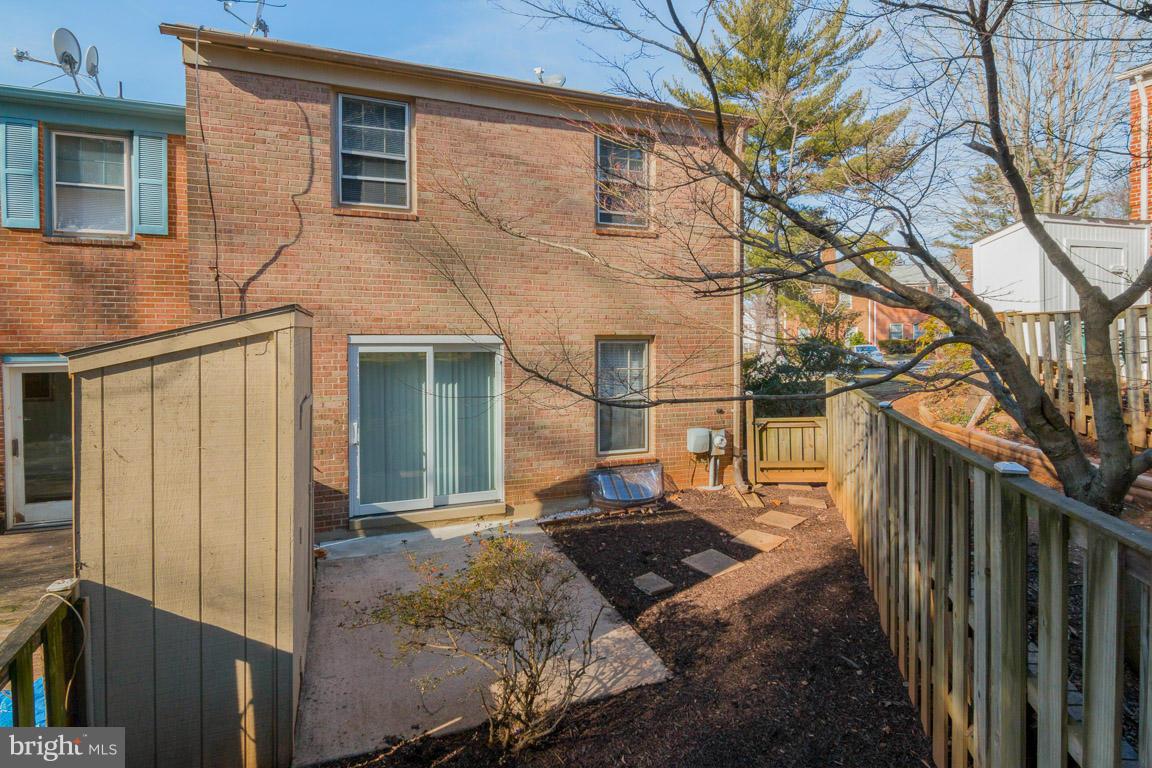 SHADY GROVE VILLAGE - Residential