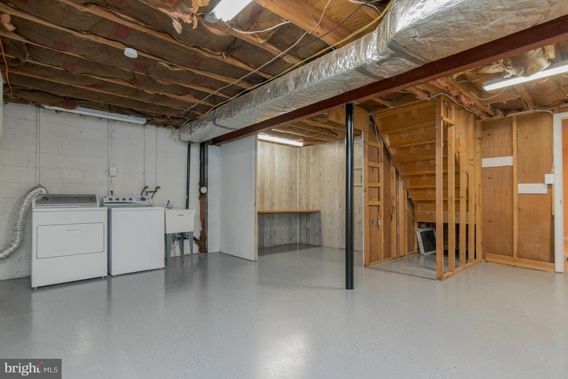 SHADY GROVE VILLAGE - Residential