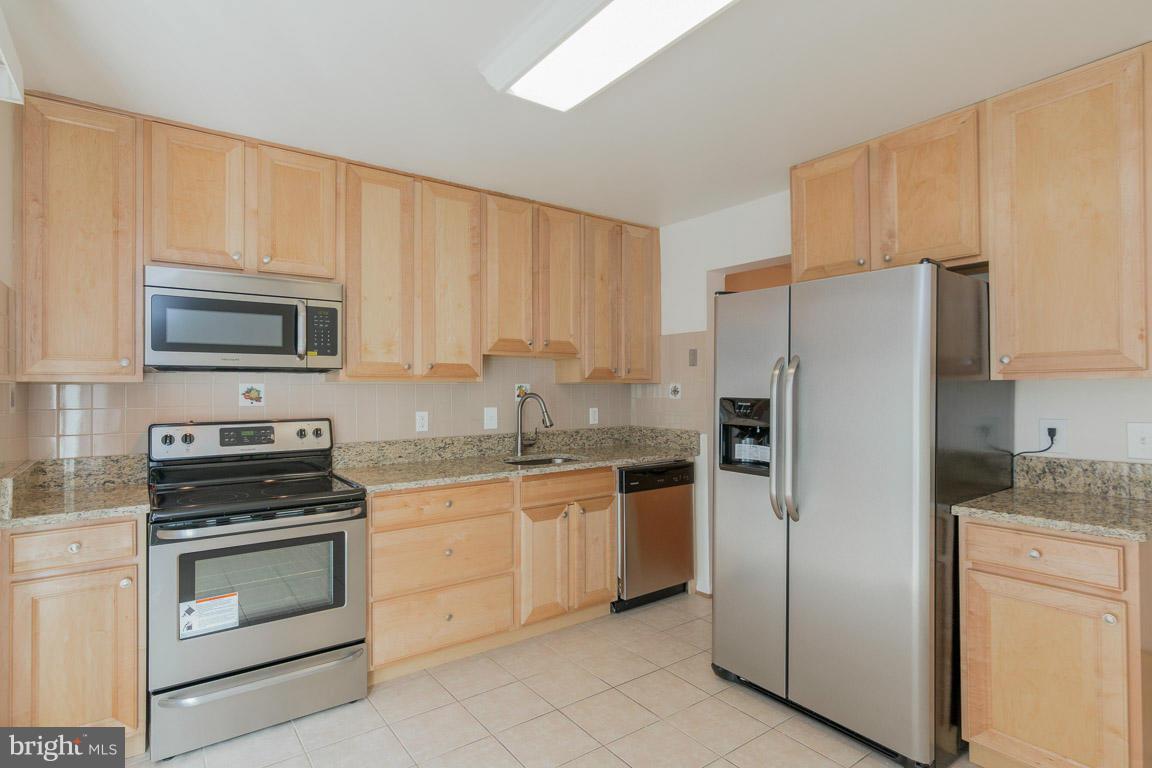 SHADY GROVE VILLAGE - Residential