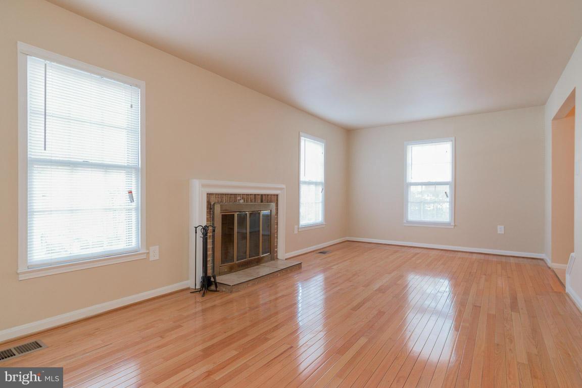 SHADY GROVE VILLAGE - Residential