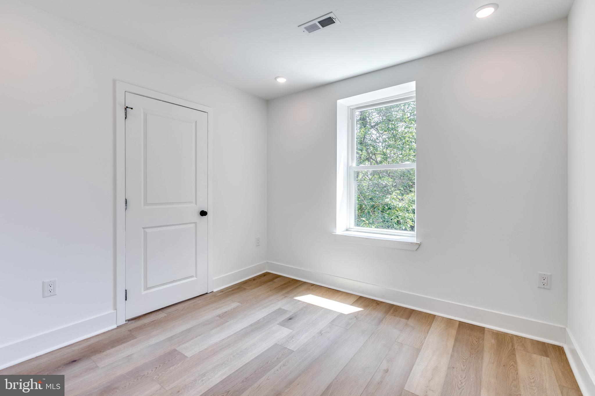 SPRUCE HILL - Residential Income