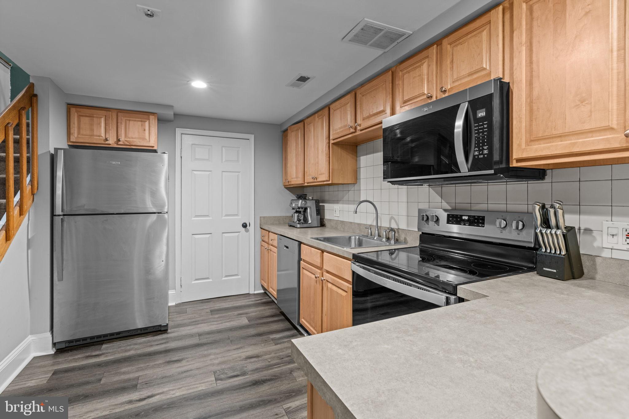 FAIRMOUNT - Residential