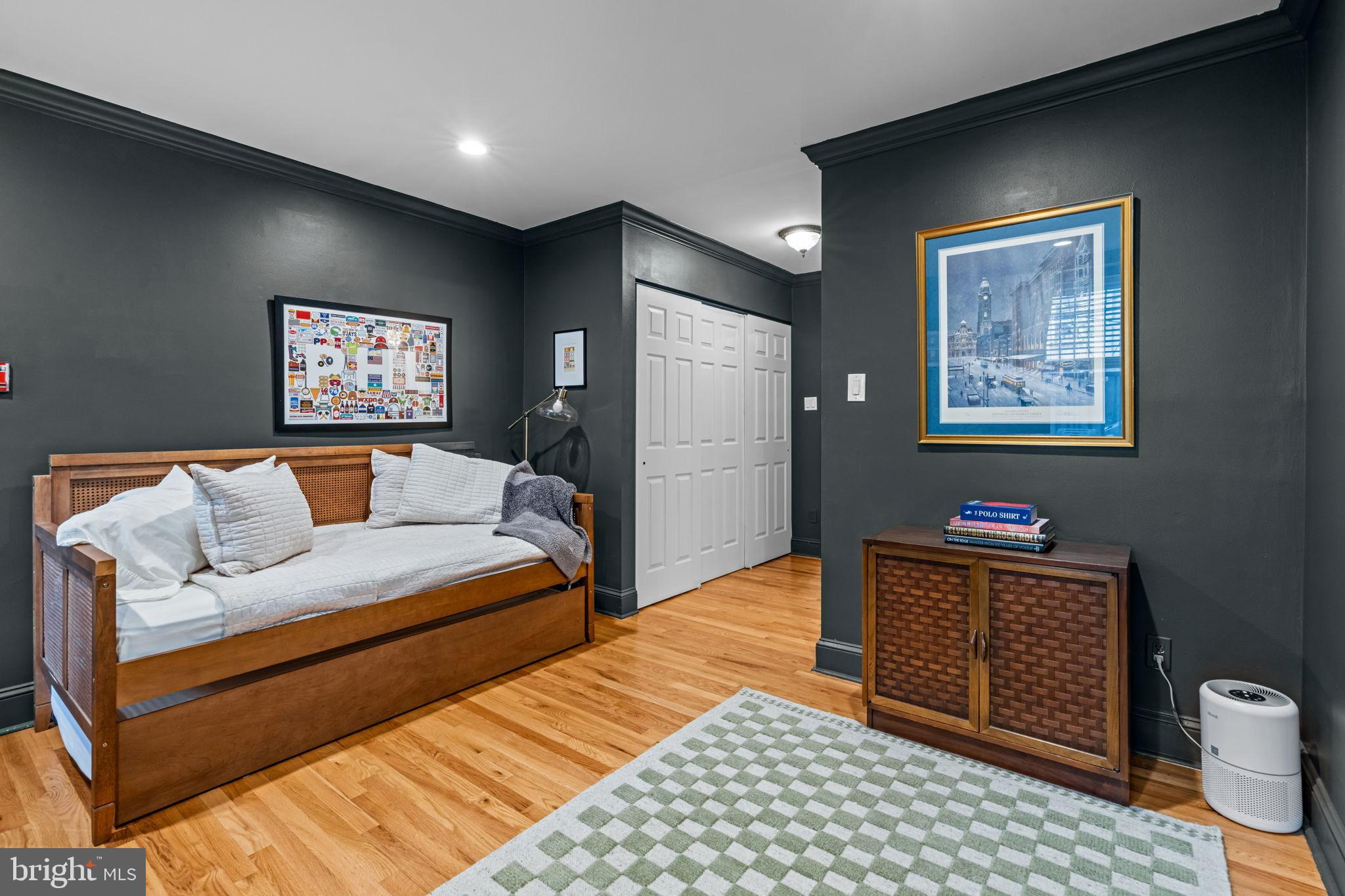 FAIRMOUNT - Residential