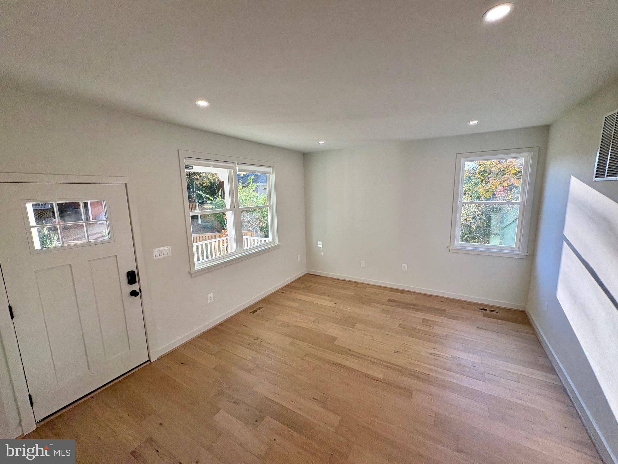 GLENMORE - Residential Lease