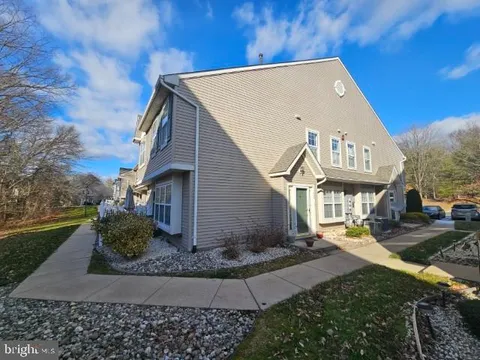 MLS: NJCD2108514