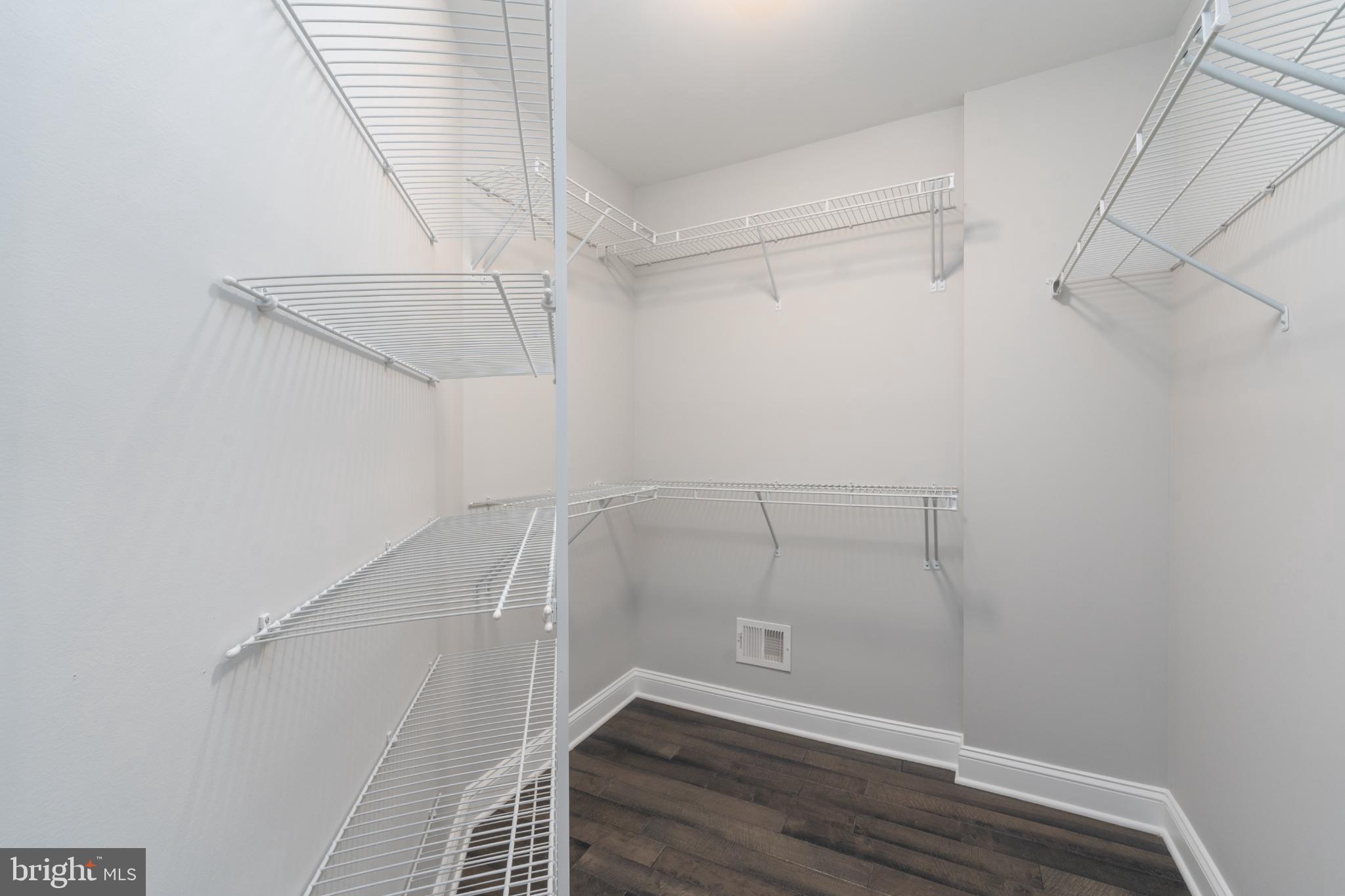 BUTCHERS HILL - Residential