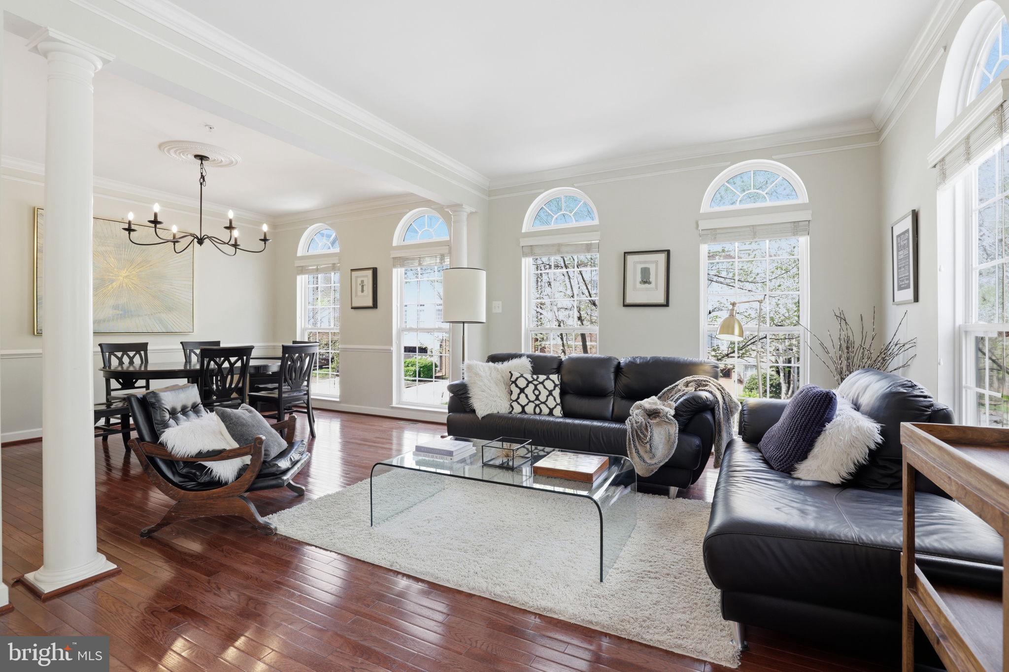 2200 BARNSTABLE DRIVE