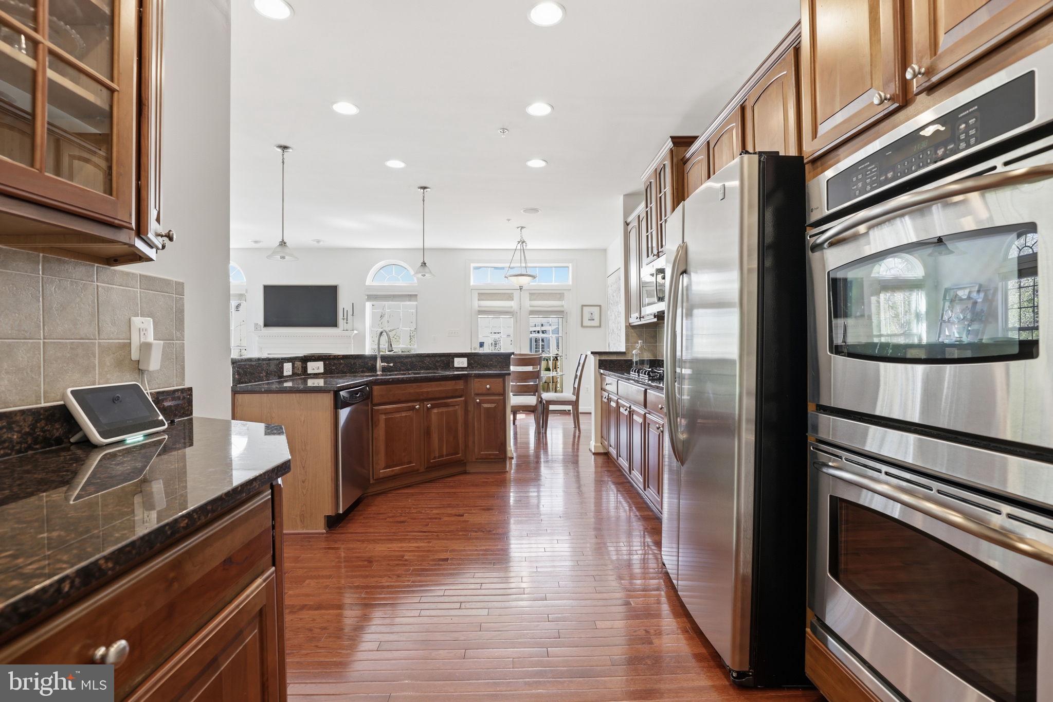 2200 BARNSTABLE DRIVE