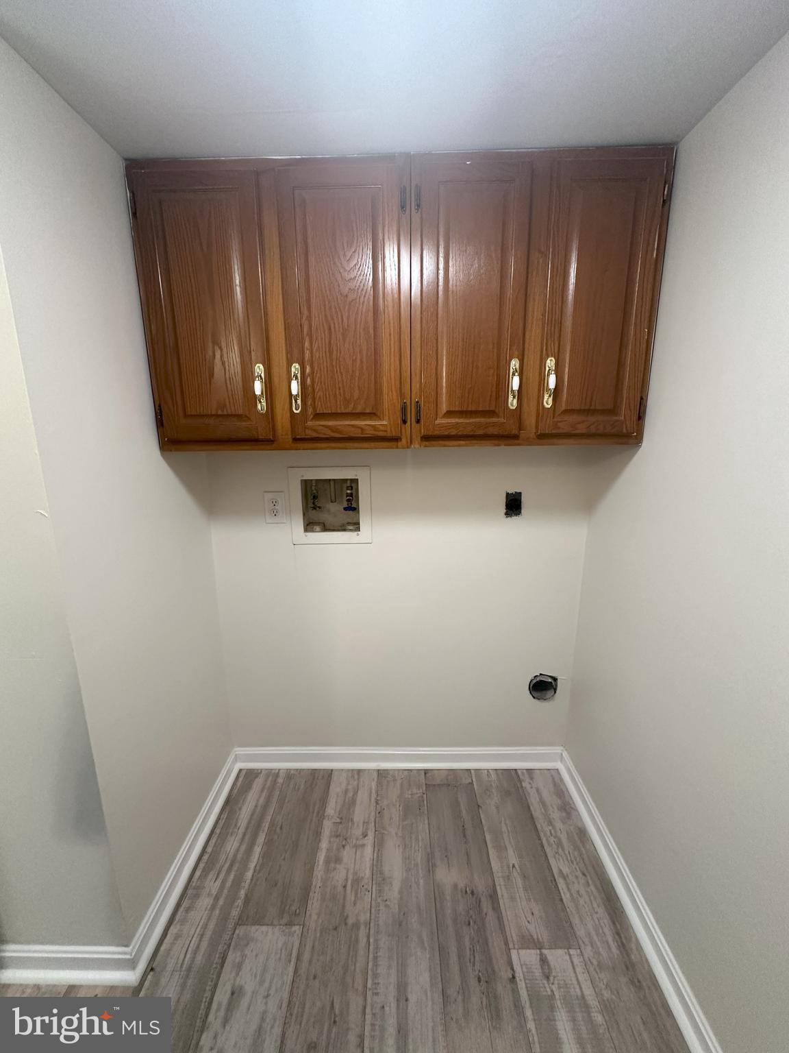 ASH HOLLOW ESTATES - Residential Lease