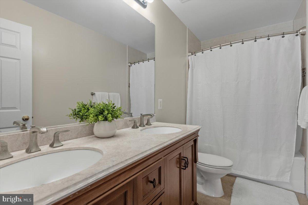 BLOOMS CROSSING - Residential