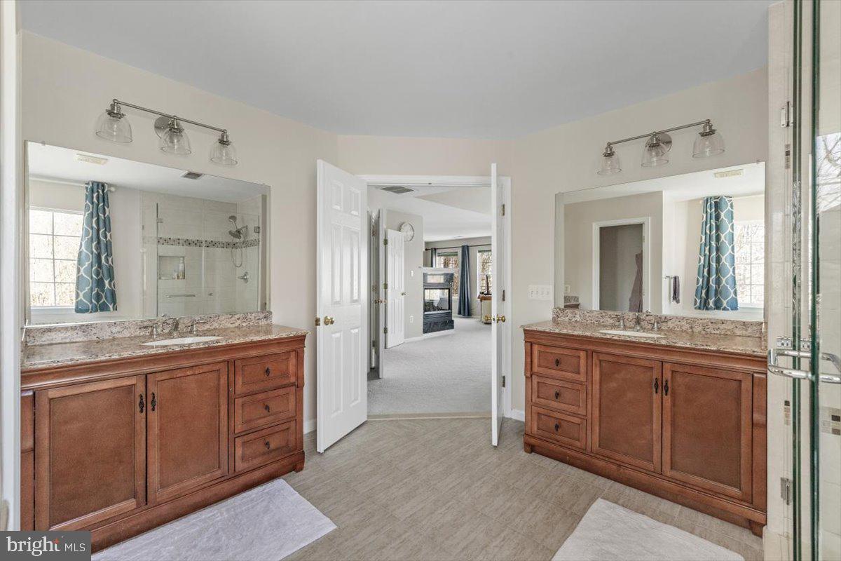 BLOOMS CROSSING - Residential